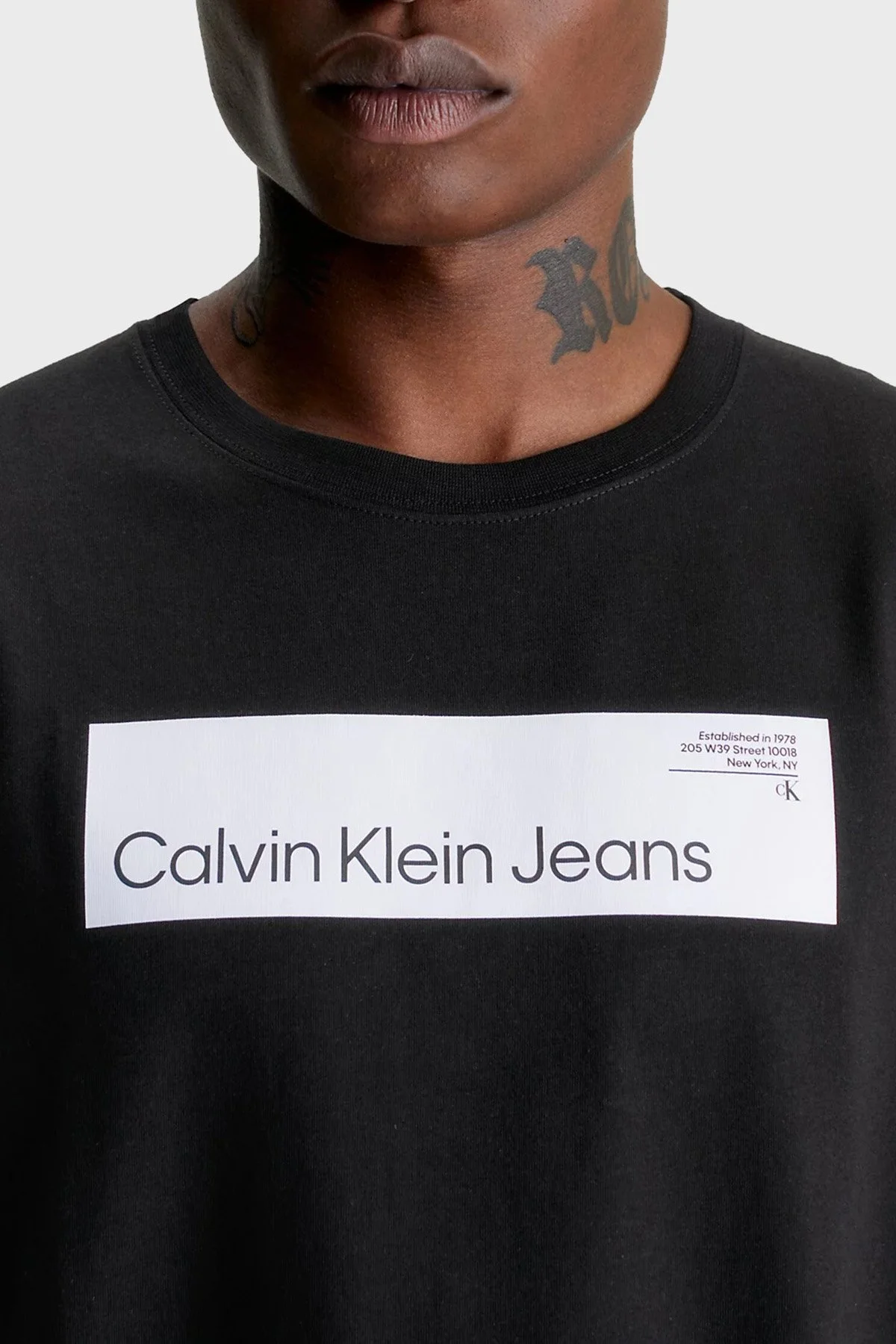 Calvin Klein Pamuklu Oversize Fit Bisiklet Yaka J30J324018BEH Erkek T Shirt J30J324018 BEH SİYAH - 4