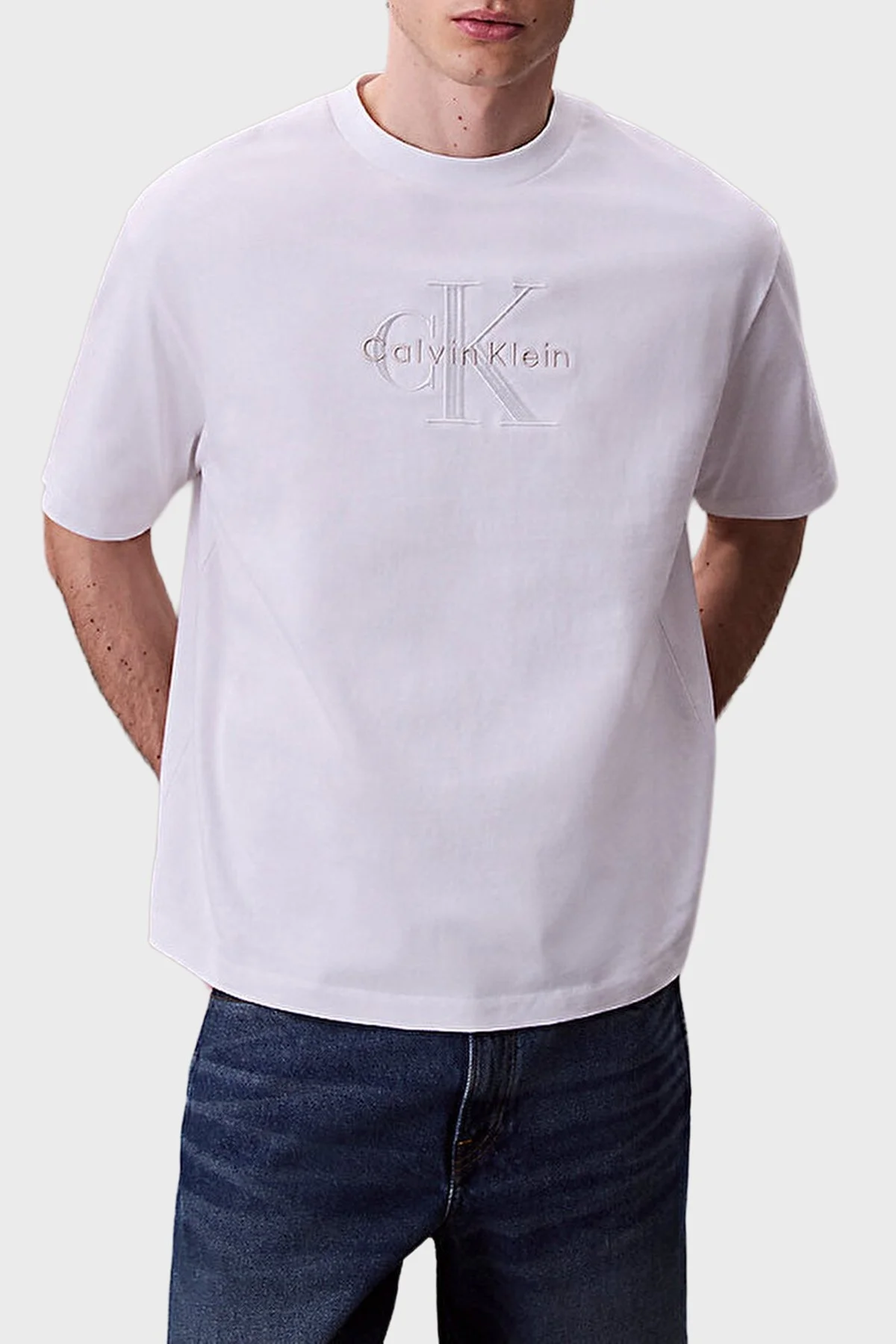 Calvin Klein Pamuklu Oversize Fit Bisiklet Yaka Logolu LV04RB295GYAA Erkek T Shirt LV04RB295G YAA BEYAZ - 1