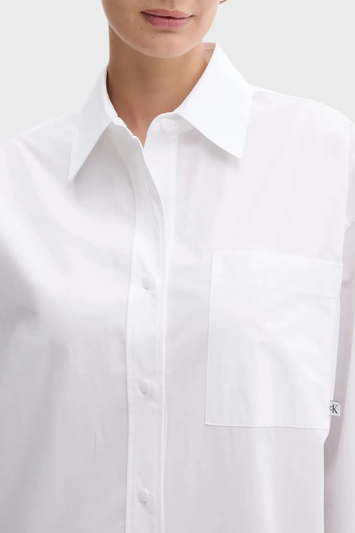 Calvin Klein Pamuklu Oversize Fit Cepli Mini Gömlek LV047C022GYAA Bayan Elbise LV047C022G YAA BEYAZ - 4