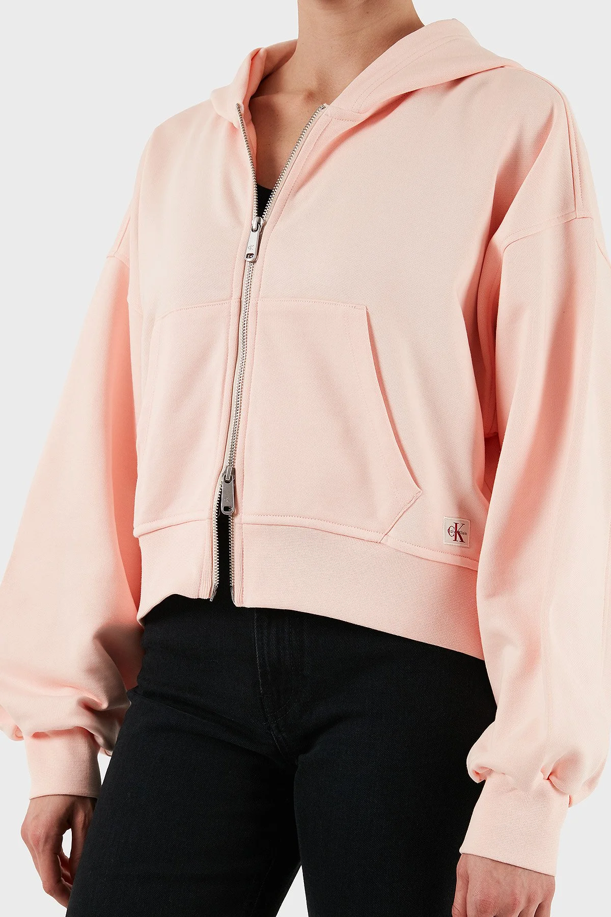 Calvin Klein Pamuklu Oversize Fit Kapüşonlu Fermuarlı Crop LV047C216GVI7 Bayan Sweat LV047C216G VI7 PEMBE - 6