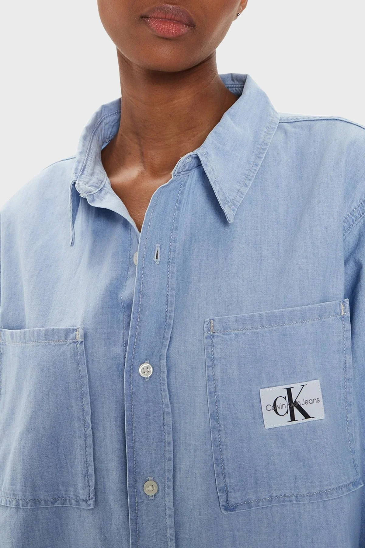 Calvin Klein Pamuklu Oversize J20J2243431AA Bayan Gömlek J20J224343 1AA AÇIK MAVİ - 4