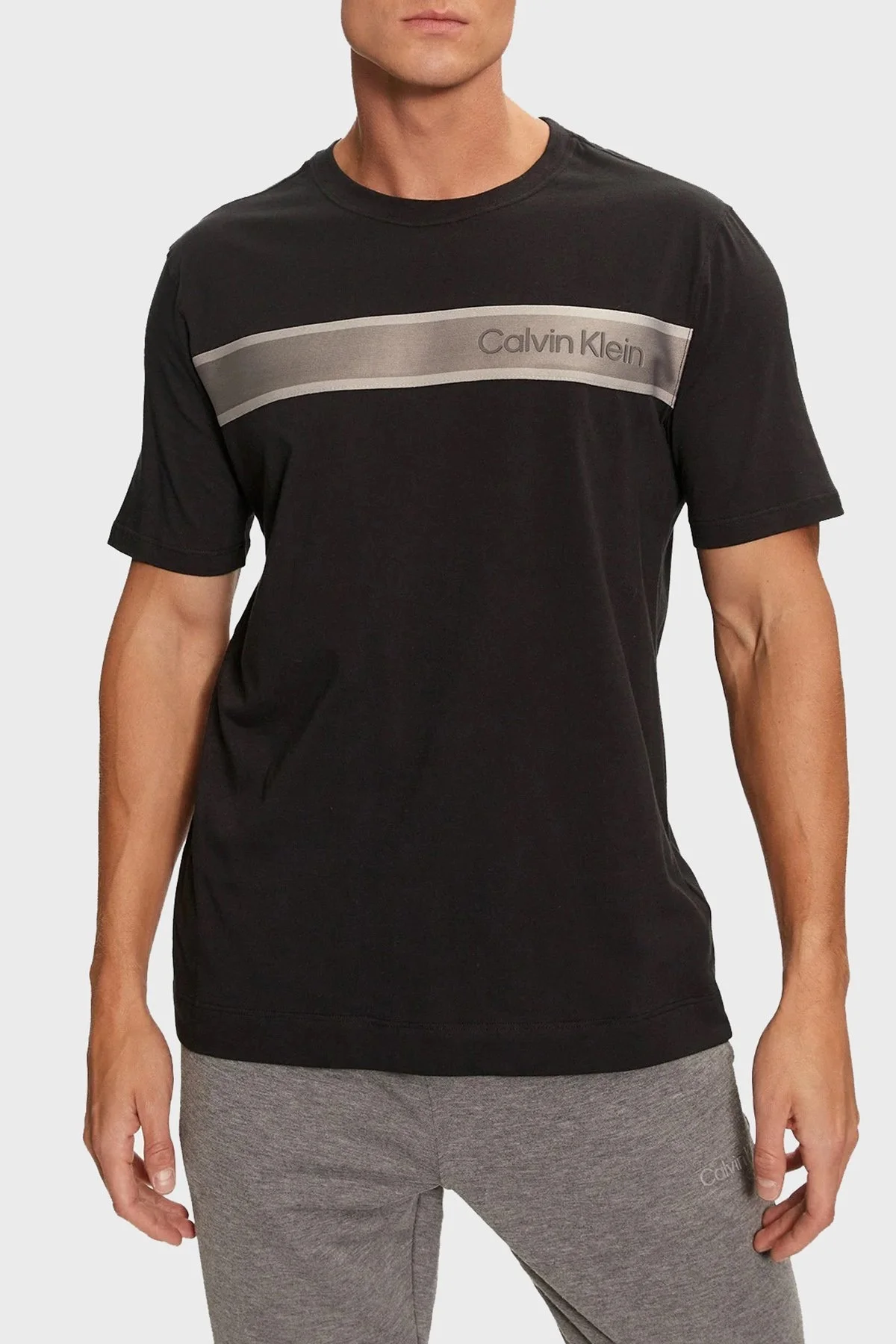Calvin Klein Pamuklu Regular Fit Bisiklet Yaka 00GMF4K112BAE Erkek T Shirt 00GMF4K112 BAE SİYAH - 1