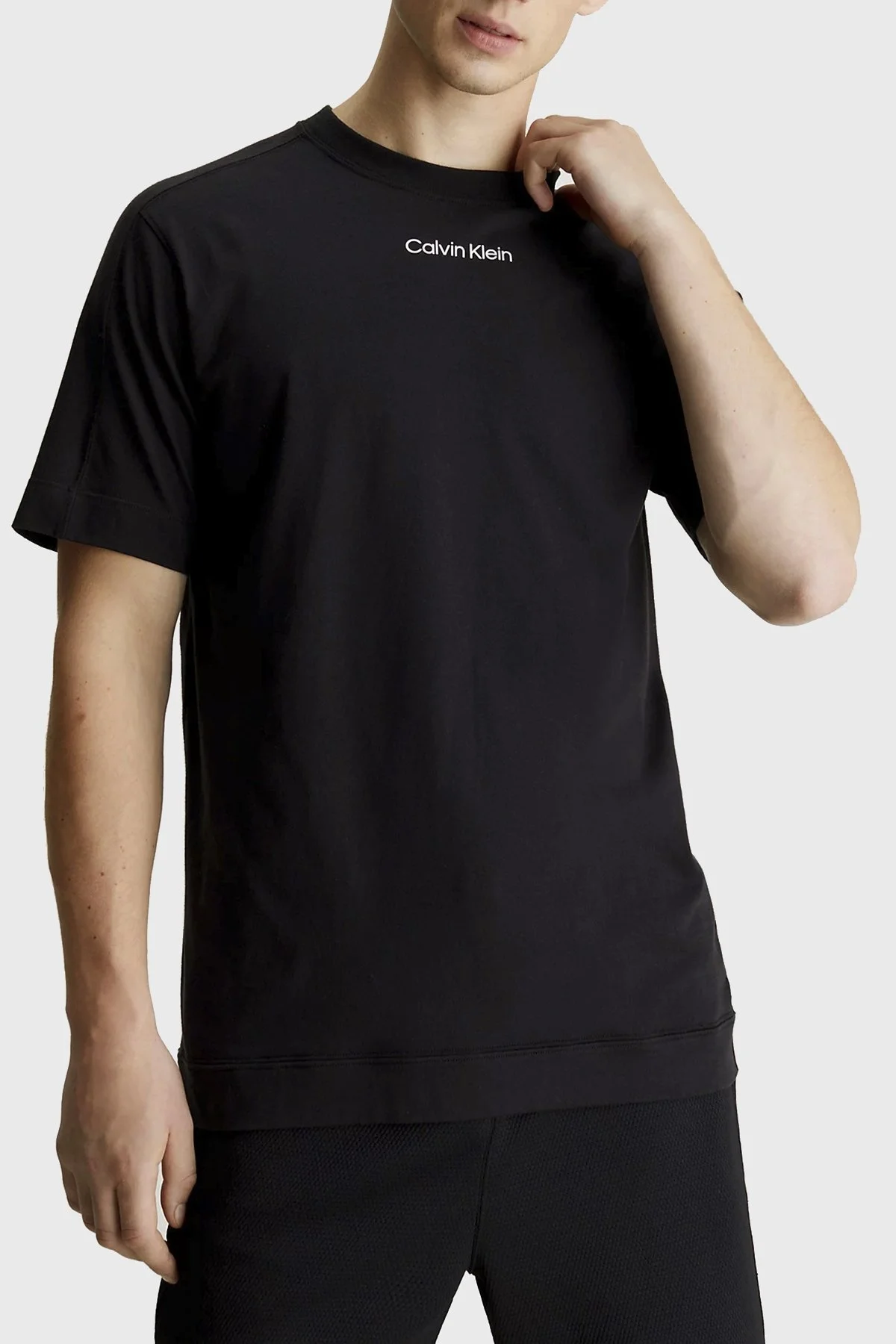 Calvin Klein Pamuklu Regular Fit Bisiklet Yaka 00GMS4K174BAE Erkek T Shirt 00GMS4K174 BAE SİYAH - 1