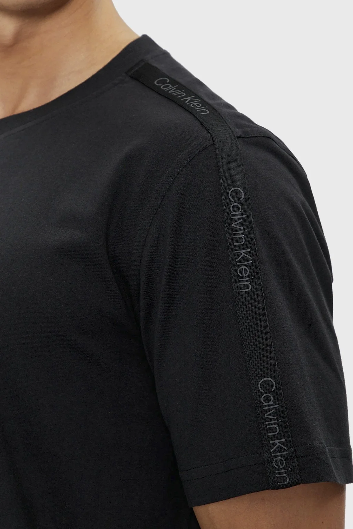 Calvin Klein Pamuklu Regular Fit Bisiklet Yaka 00GMS4K187BAE Erkek T Shirt 00GMS4K187 BAE SİYAH - 4