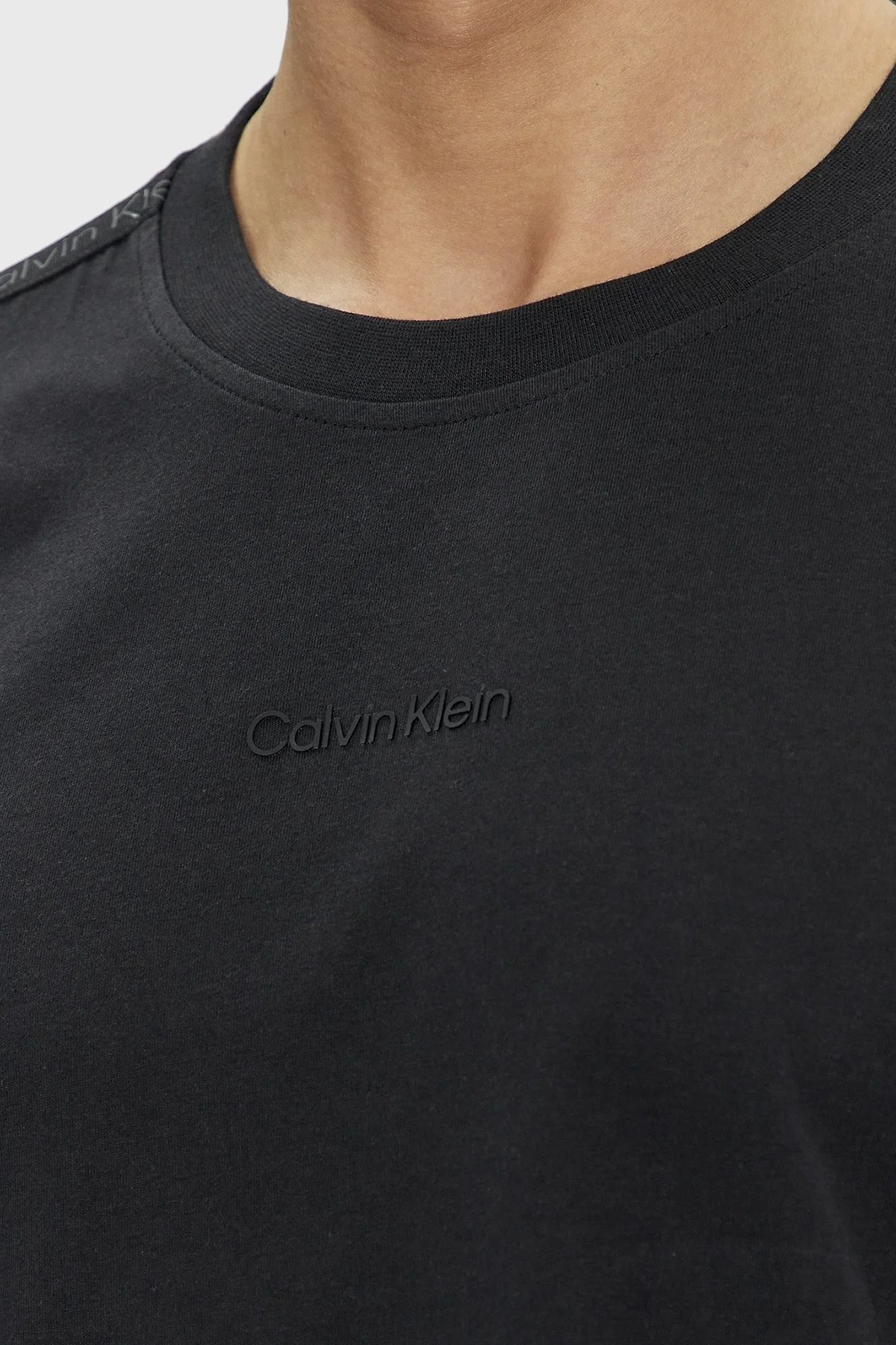 Calvin Klein Pamuklu Regular Fit Bisiklet Yaka 00GMS4K187BAE Erkek T Shirt 00GMS4K187 BAE SİYAH - 5