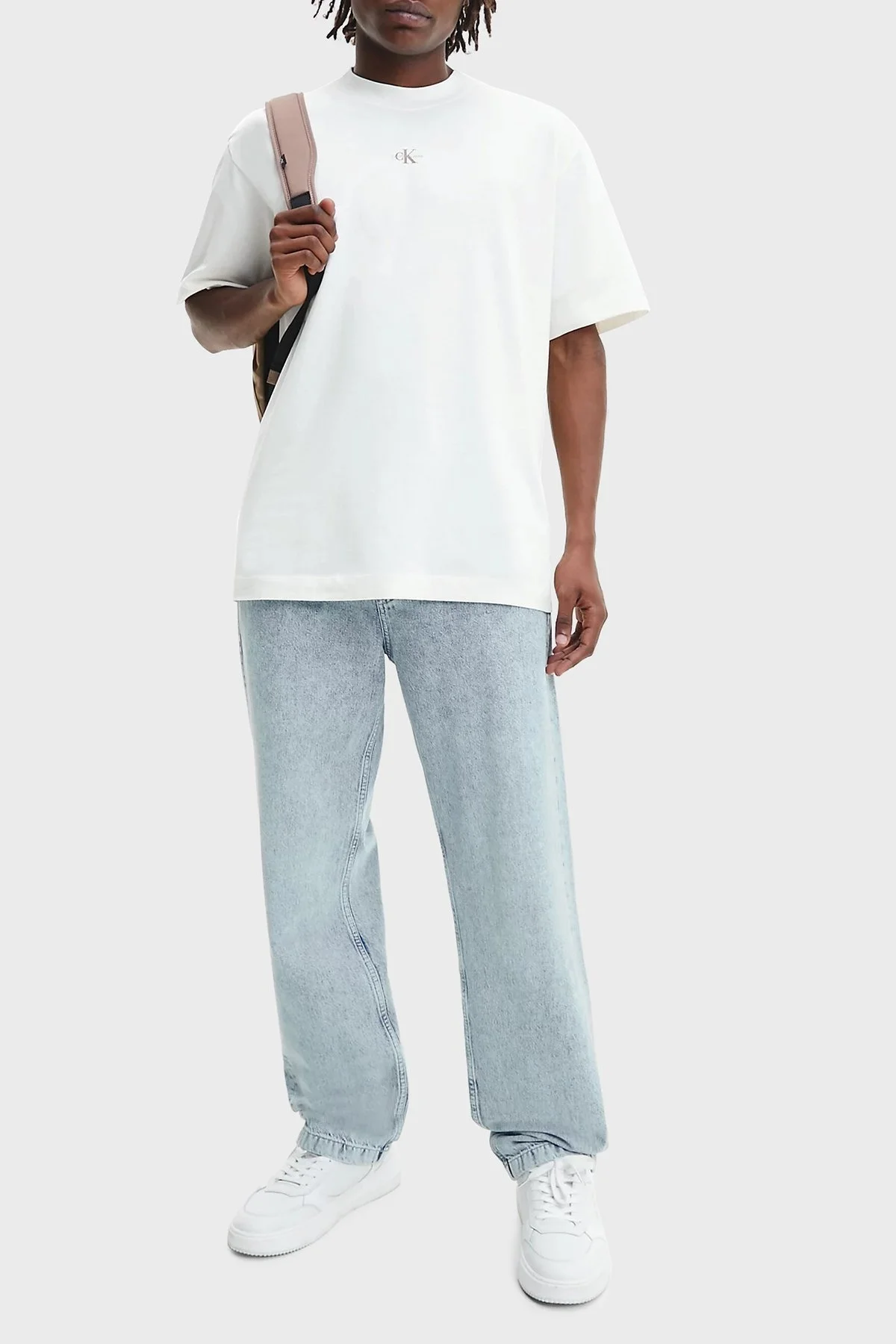 Calvin Klein Pamuklu Regular Fit Bisiklet Yaka Erkek T Shirt J30J322507 YBI BEYAZ - 2