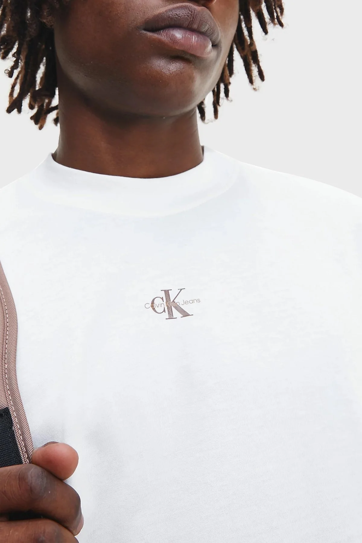 Calvin Klein Pamuklu Regular Fit Bisiklet Yaka Erkek T Shirt J30J322507 YBI BEYAZ - 5