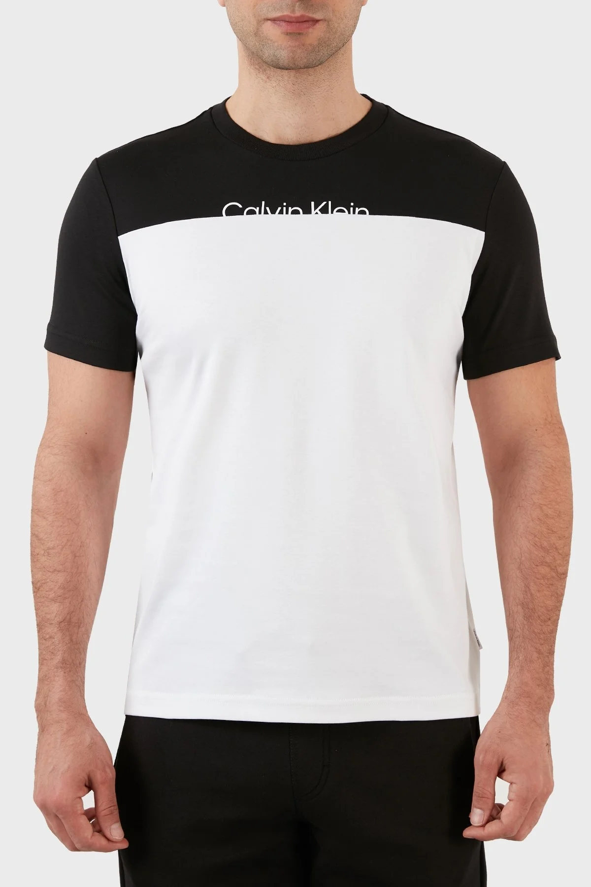 Calvin Klein Pamuklu Regular Fit Bisiklet Yaka Erkek T Shirt K10K108839 0XQ SİYAH-BEYAZ - 1