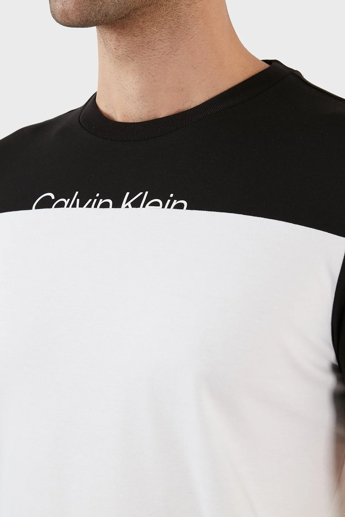 Calvin Klein Pamuklu Regular Fit Bisiklet Yaka Erkek T Shirt K10K108839 0XQ SİYAH-BEYAZ - 4