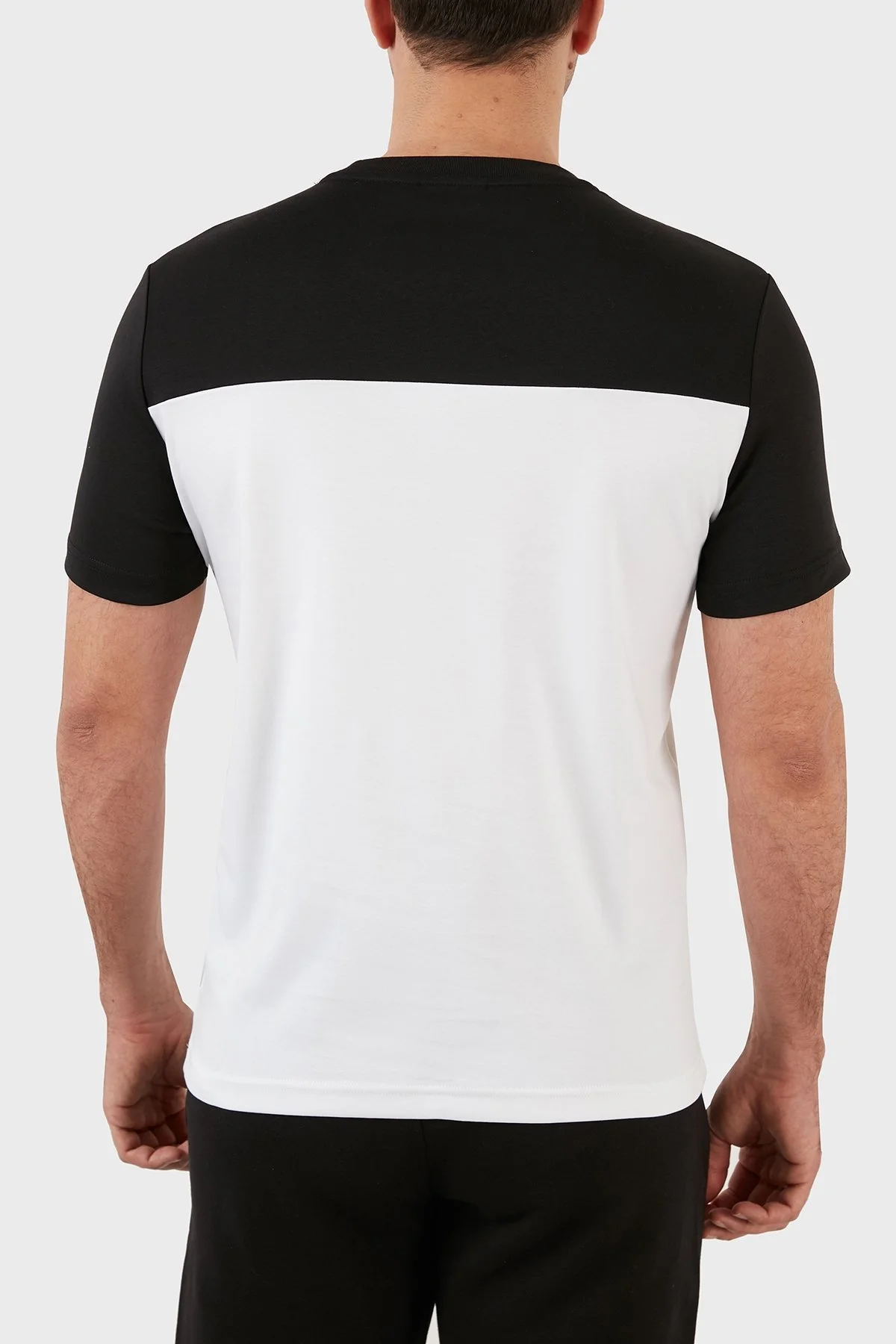 Calvin Klein Pamuklu Regular Fit Bisiklet Yaka Erkek T Shirt K10K108839 0XQ SİYAH-BEYAZ - 6