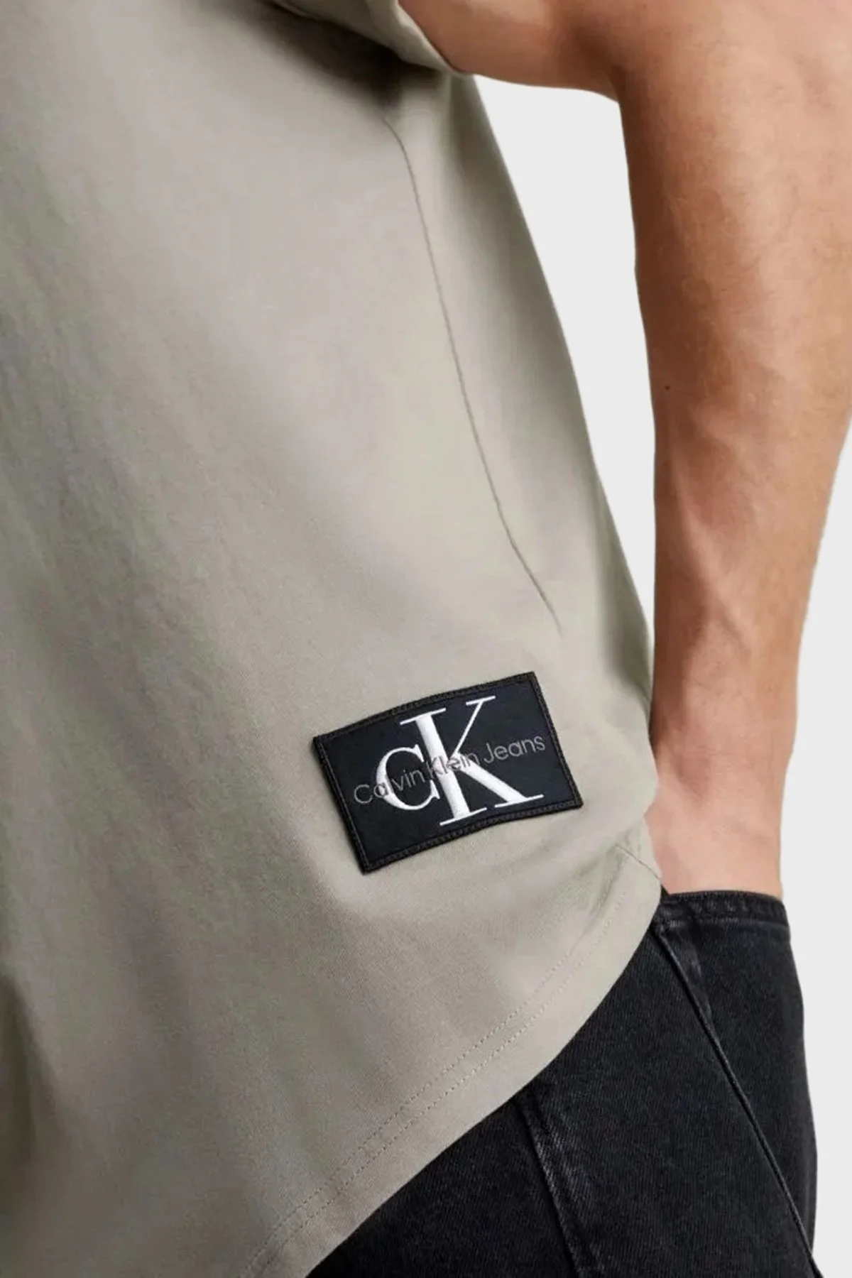 Calvin Klein Pamuklu Regular Fit Bisiklet Yaka J30J323482PBU Erkek T Shirt J30J323482 PBU GRİ - 9