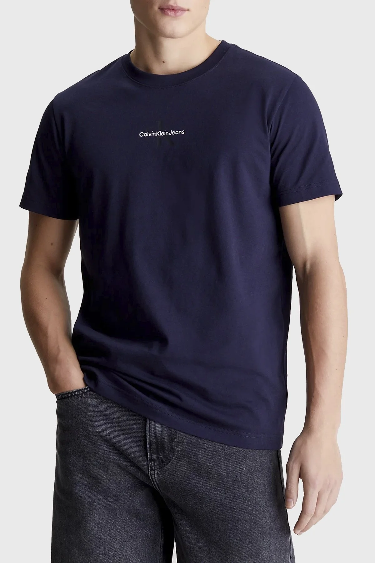 Calvin Klein Pamuklu Regular Fit Bisiklet Yaka J30J323483CHW Erkek T Shirt J30J323483 CHW LACİVERT - 1