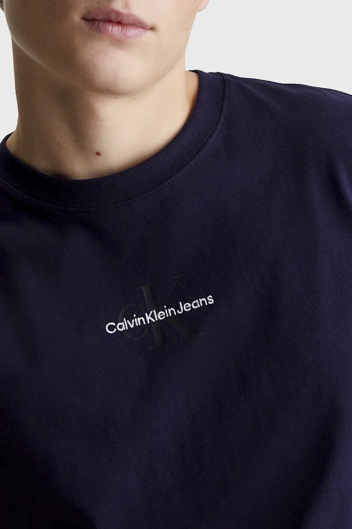 Calvin Klein Pamuklu Regular Fit Bisiklet Yaka J30J323483CHW Erkek T Shirt J30J323483 CHW LACİVERT - 4