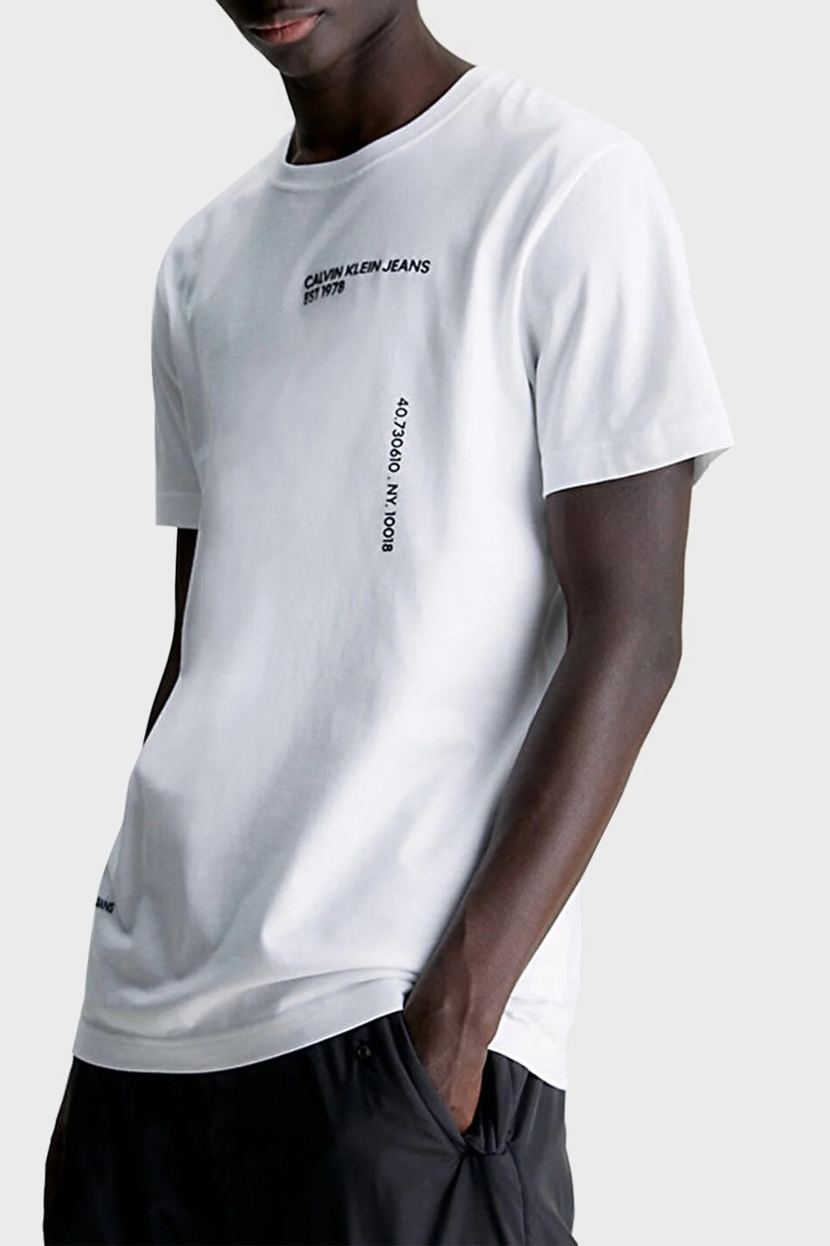 Calvin Klein Pamuklu Regular Fit Bisiklet Yaka J30J325065YAF Erkek T Shirt J30J325065 YAF BEYAZ - 1