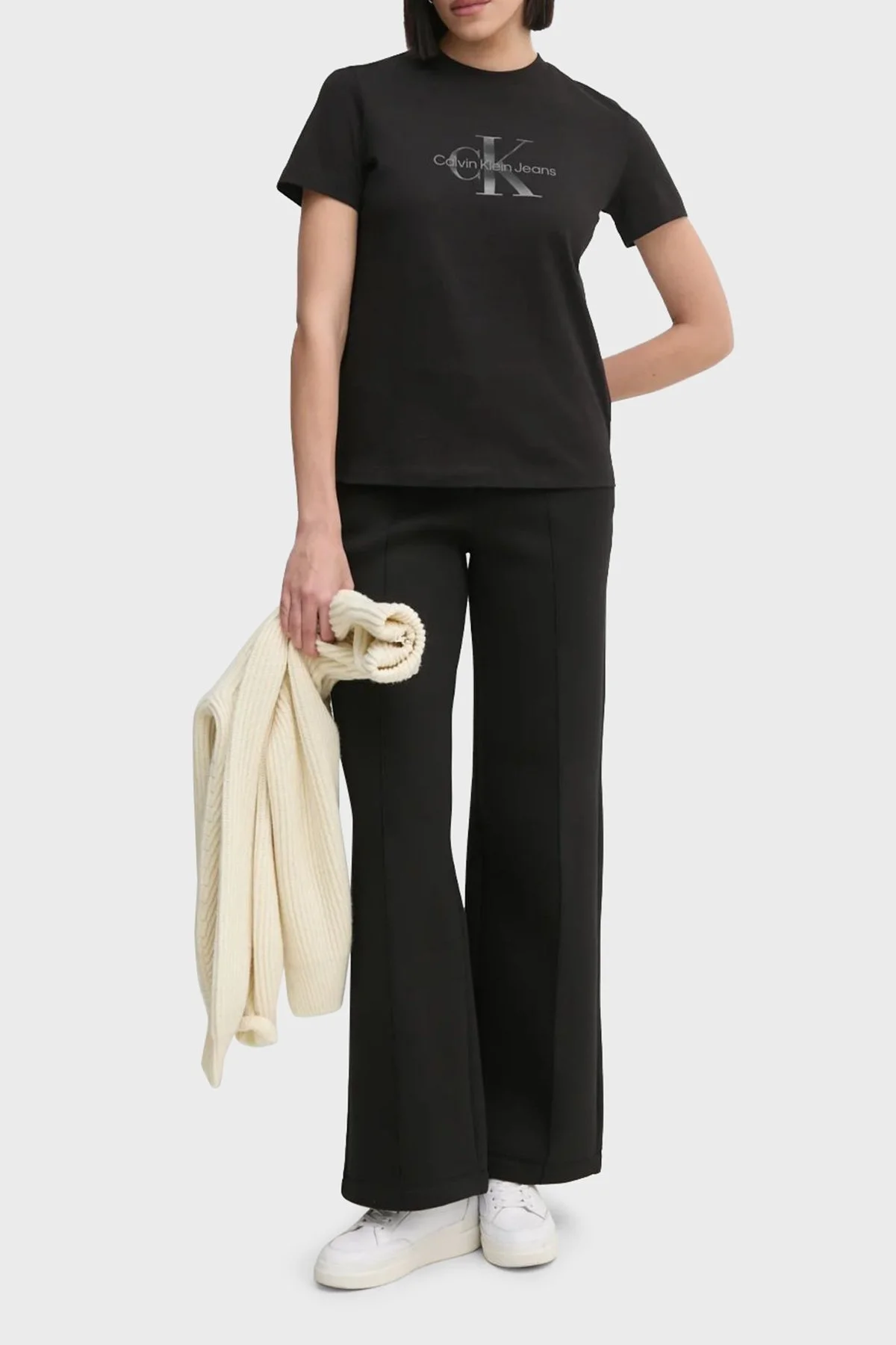 Calvin Klein Pamuklu Regular Fit Bisiklet Yaka Logolu J20J224983BEH Bayan T Shirt J20J224983 BEH SİYAH - 6