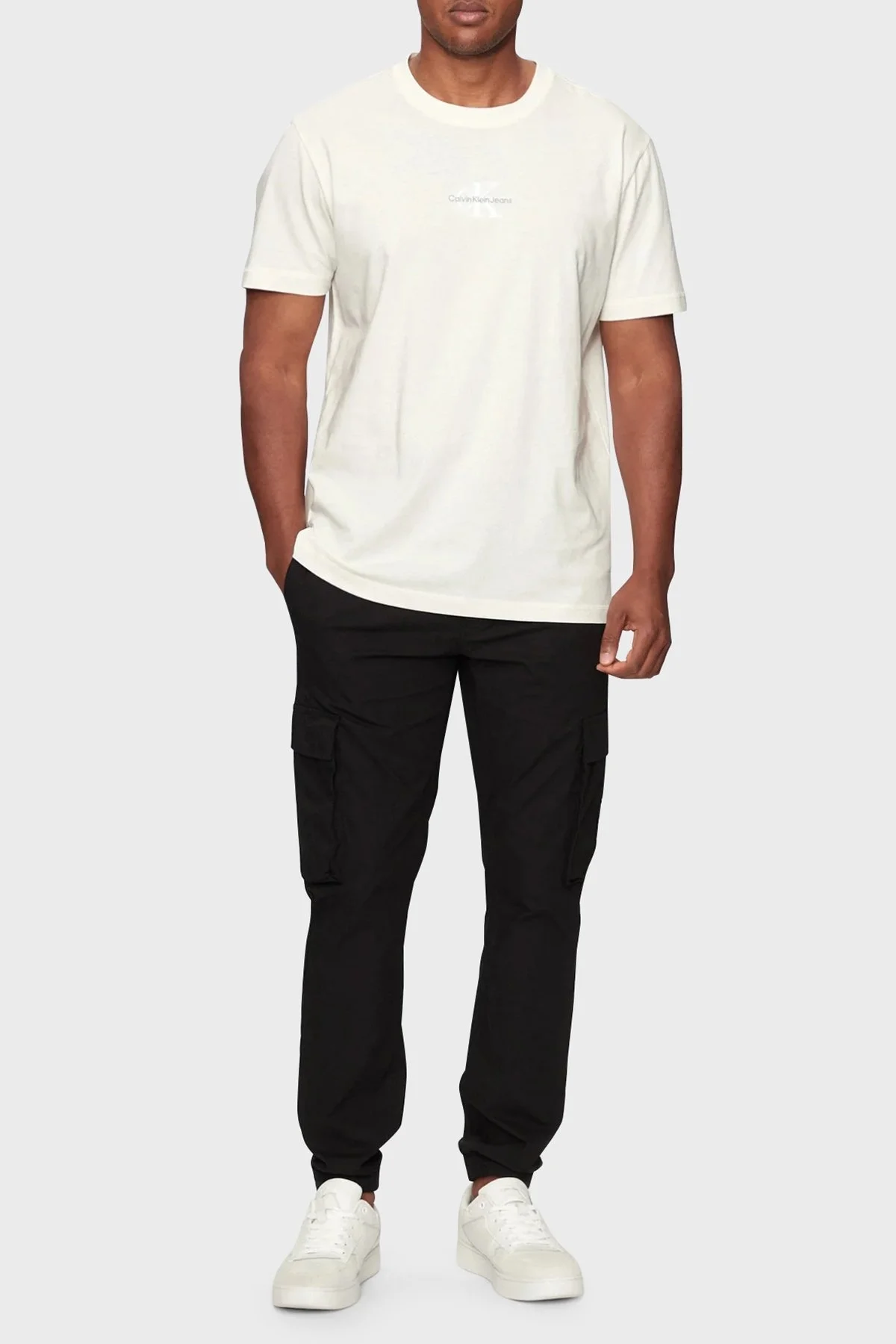 Calvin Klein Pamuklu Regular Fit Bisiklet Yaka Logolu J30J325649YBI Erkek T Shirt J30J325649 YBI EKRU - 3