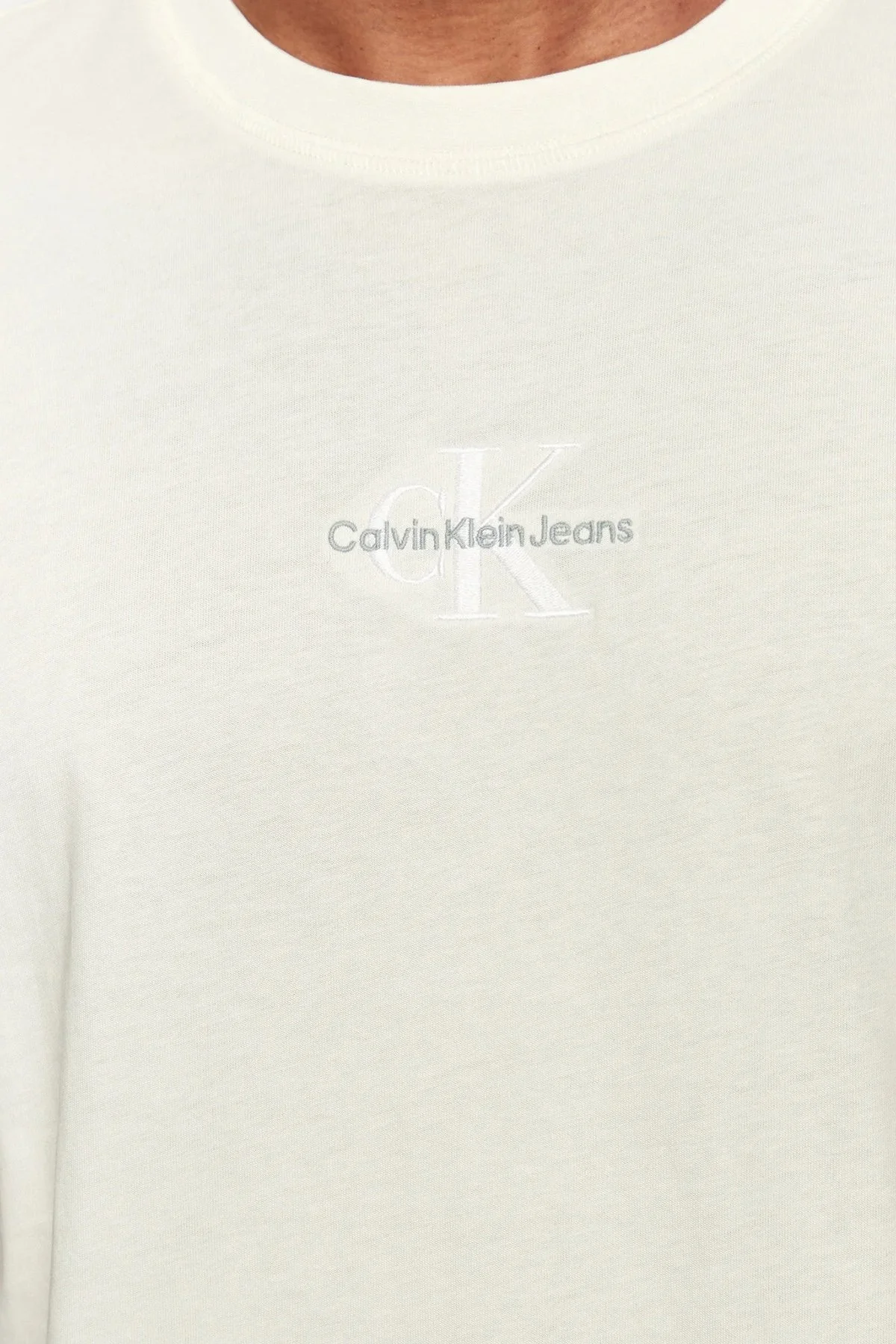 Calvin Klein Pamuklu Regular Fit Bisiklet Yaka Logolu J30J325649YBI Erkek T Shirt J30J325649 YBI EKRU - 5