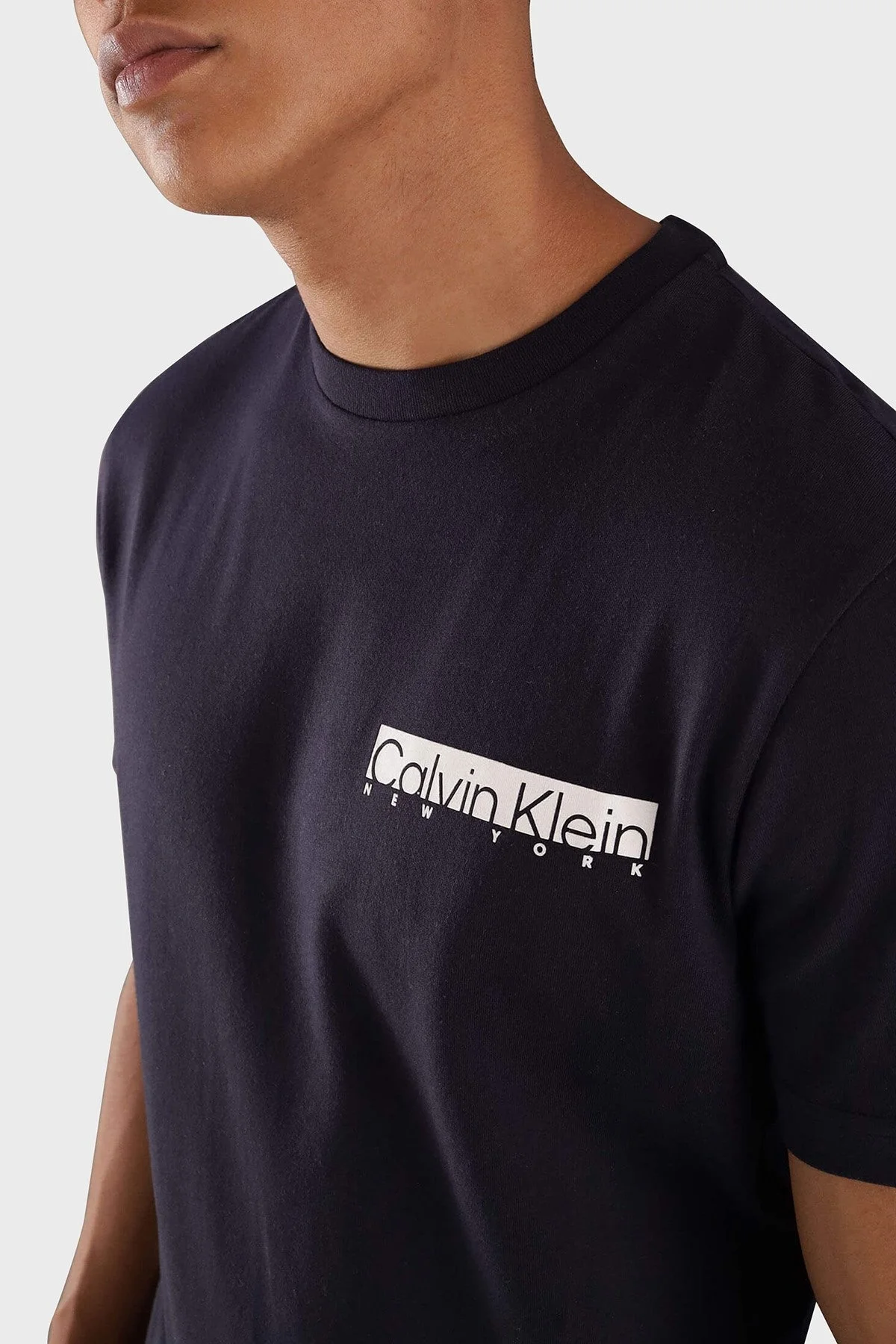 Calvin Klein Pamuklu Regular Fit Bisiklet Yaka Logolu K10K113800CHW Erkek T Shirt K10K113800 CHW LACİVERT - 9