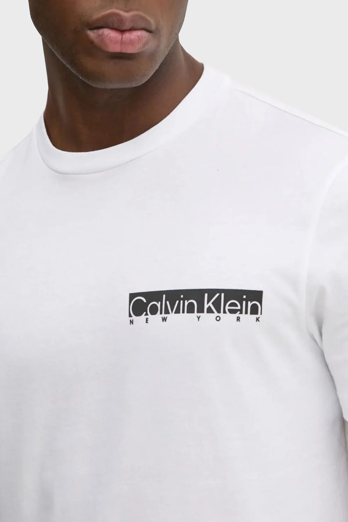 Calvin Klein Pamuklu Regular Fit Bisiklet Yaka Logolu K10K113800YAF Erkek T Shirt K10K113800 YAF BEYAZ - 6