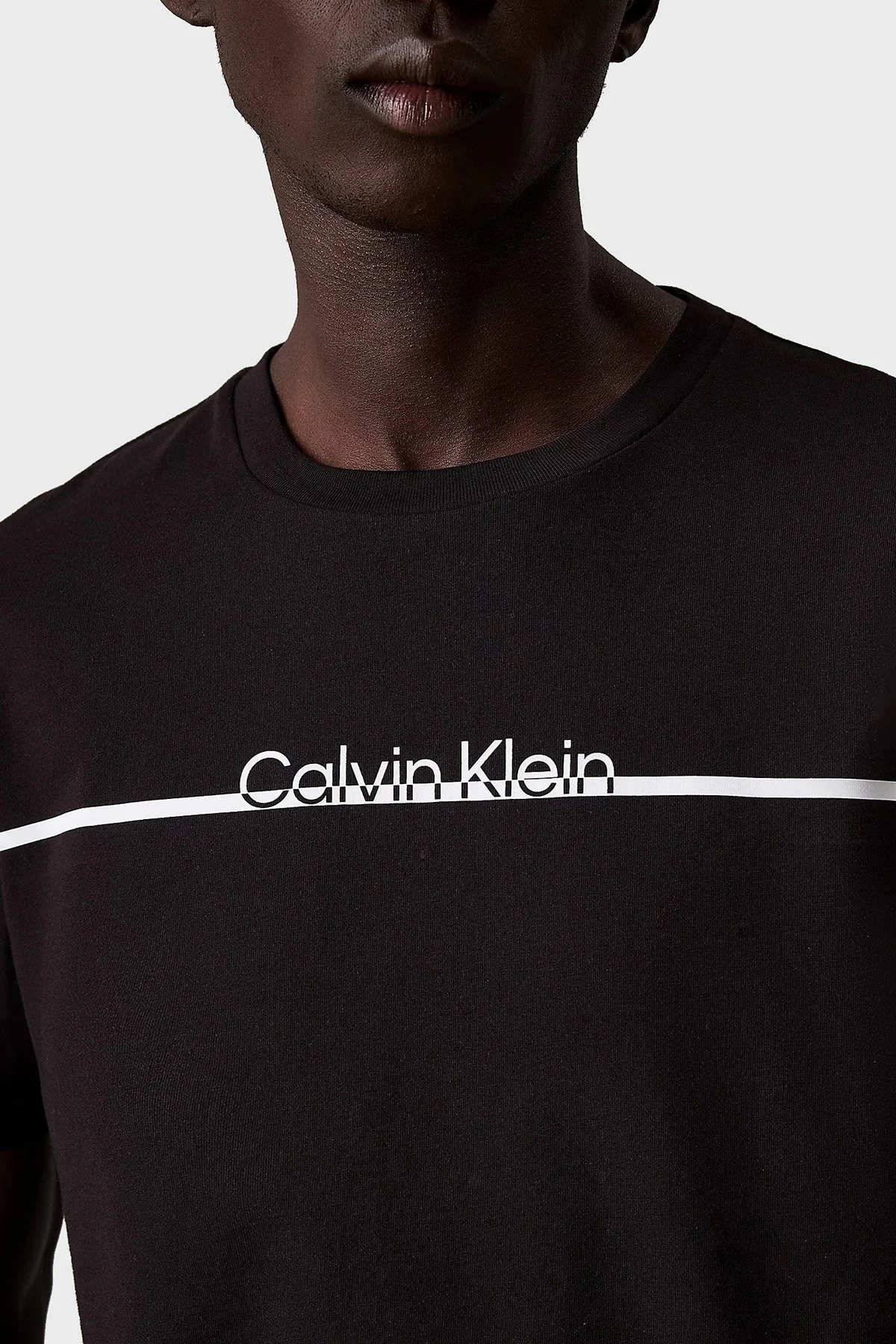 Calvin Klein Pamuklu Regular Fit Bisiklet Yaka Logolu K10K113802BEH Erkek T Shirt K10K113802 BEH SİYAH - 8