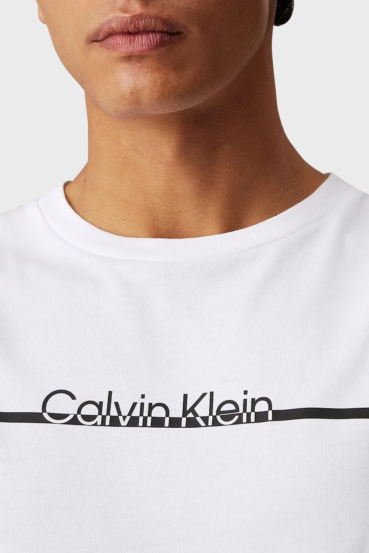 Calvin Klein Pamuklu Regular Fit Bisiklet Yaka Logolu K10K113802YAF Erkek T Shirt K10K113802 YAF BEYAZ - 8