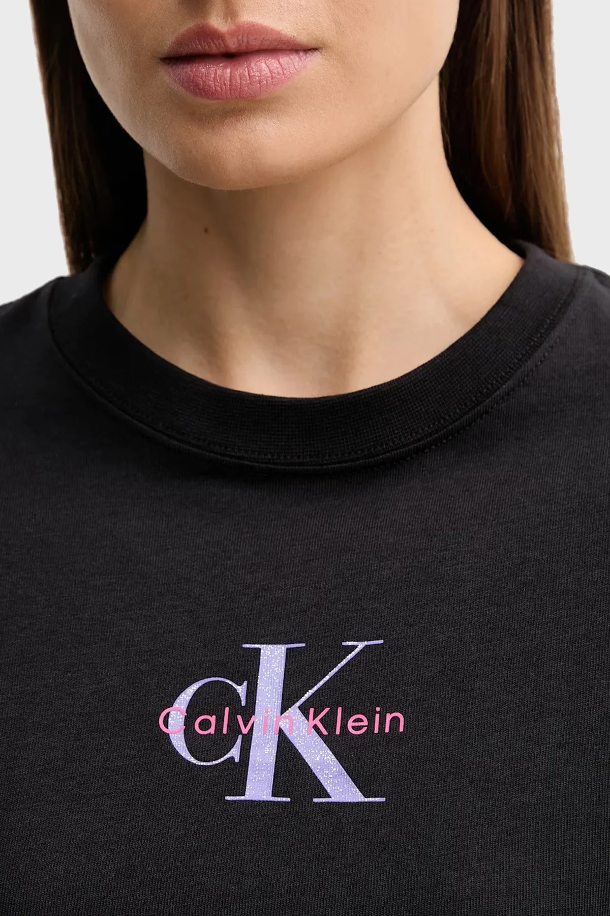 Calvin Klein Pamuklu Regular Fit Bisiklet Yaka Logolu LV047C856GUB1 Bayan T Shirt LV047C856G UB1 SİYAH - 4