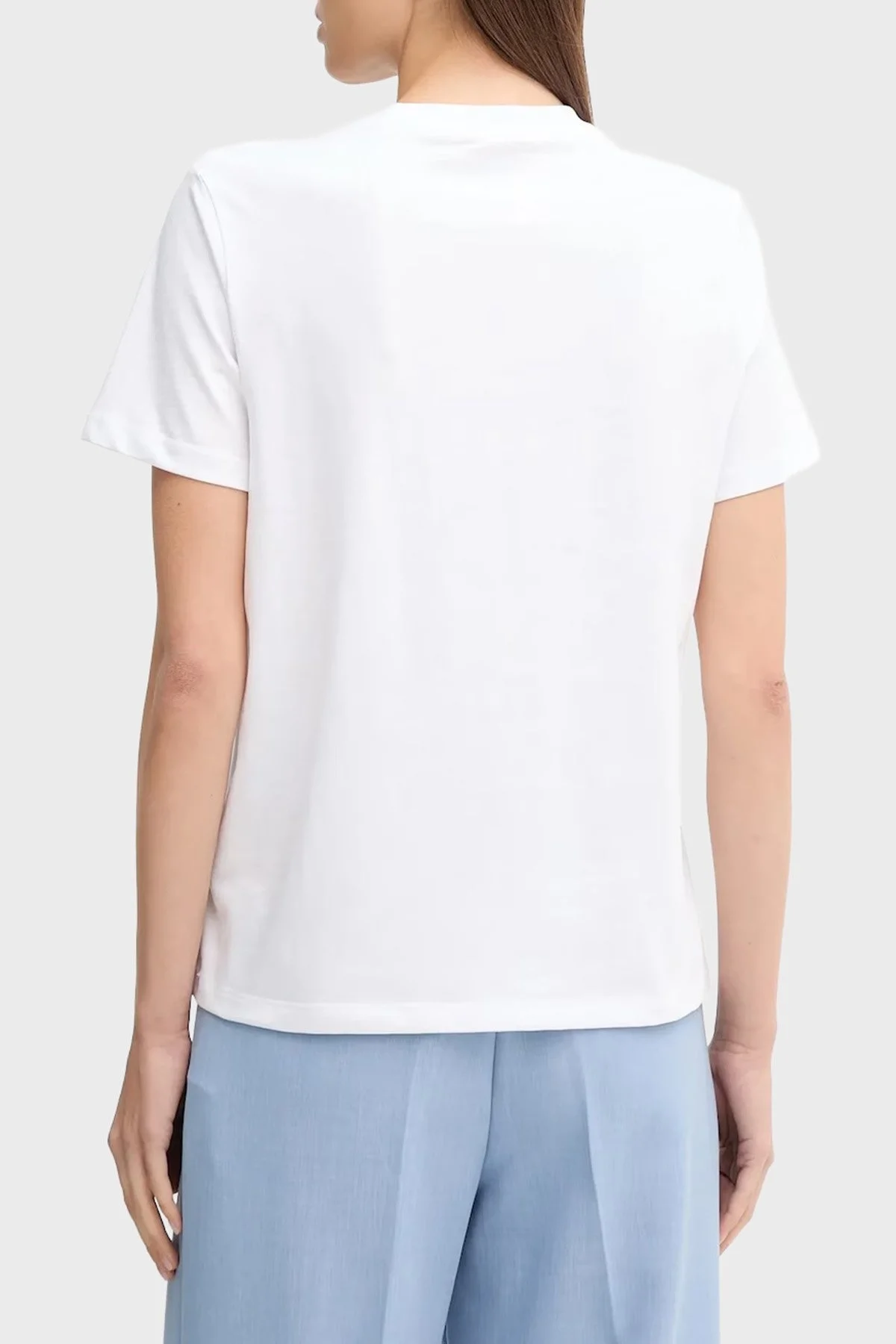 Calvin Klein Pamuklu Regular Fit Bisiklet Yaka Logolu LV047C856GYAA Bayan T Shirt LV047C856G YAA BEYAZ - 2