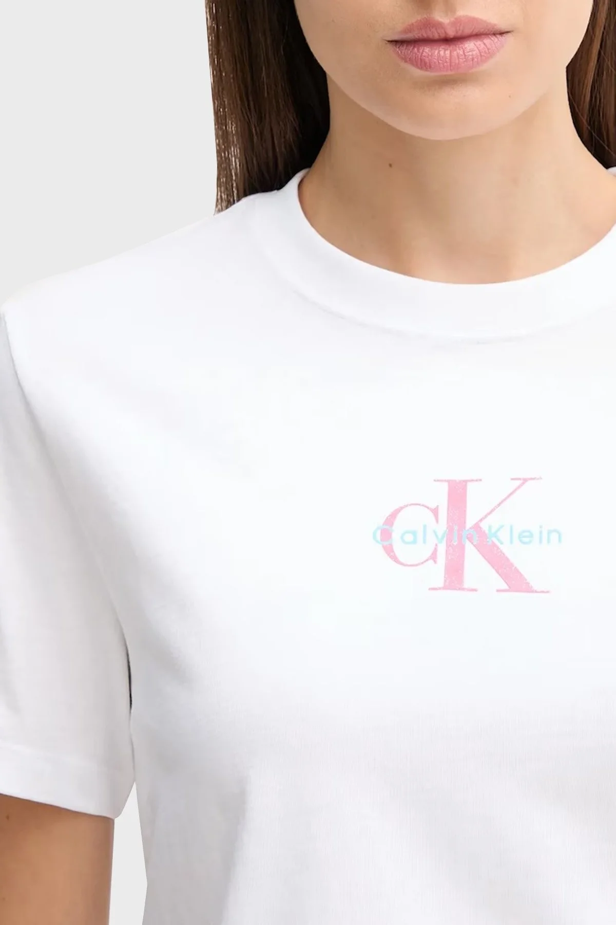 Calvin Klein Pamuklu Regular Fit Bisiklet Yaka Logolu LV047C856GYAA Bayan T Shirt LV047C856G YAA BEYAZ - 7