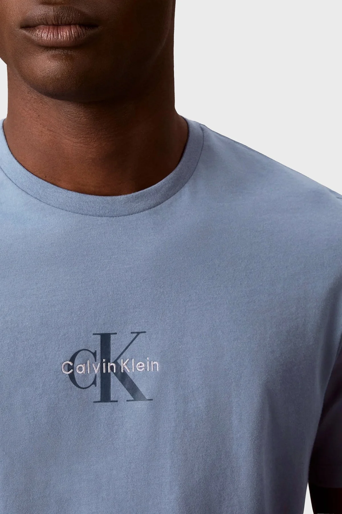 Calvin Klein Pamuklu Regular Fit Bisiklet Yaka LV04RB866GC4I Erkek T Shirt LV04RB866G C4I Mavi - 4