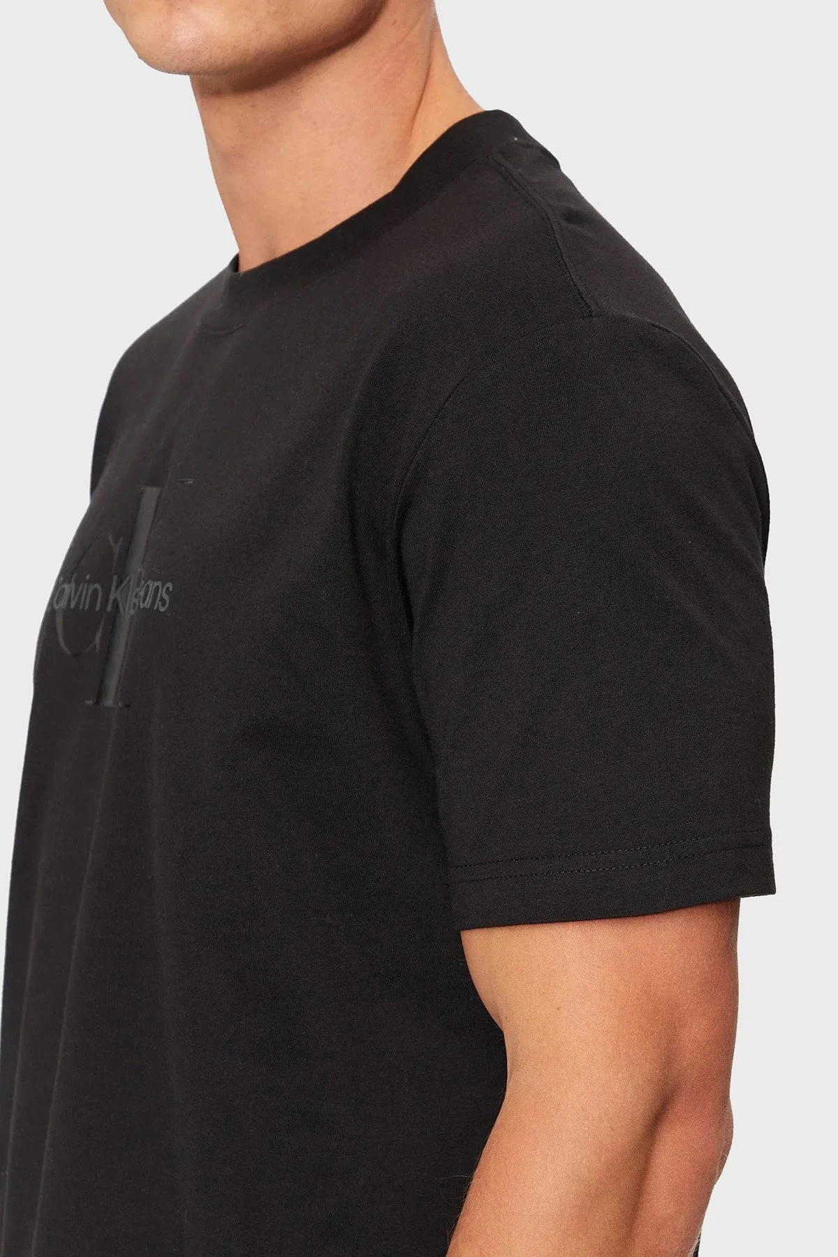 Calvin Klein Pamuklu Regular Fit Bisiklet Yaka Parlak Logolu J30J327109BEH Erkek T Shirt J30J327109 BEH SİYAH - 10