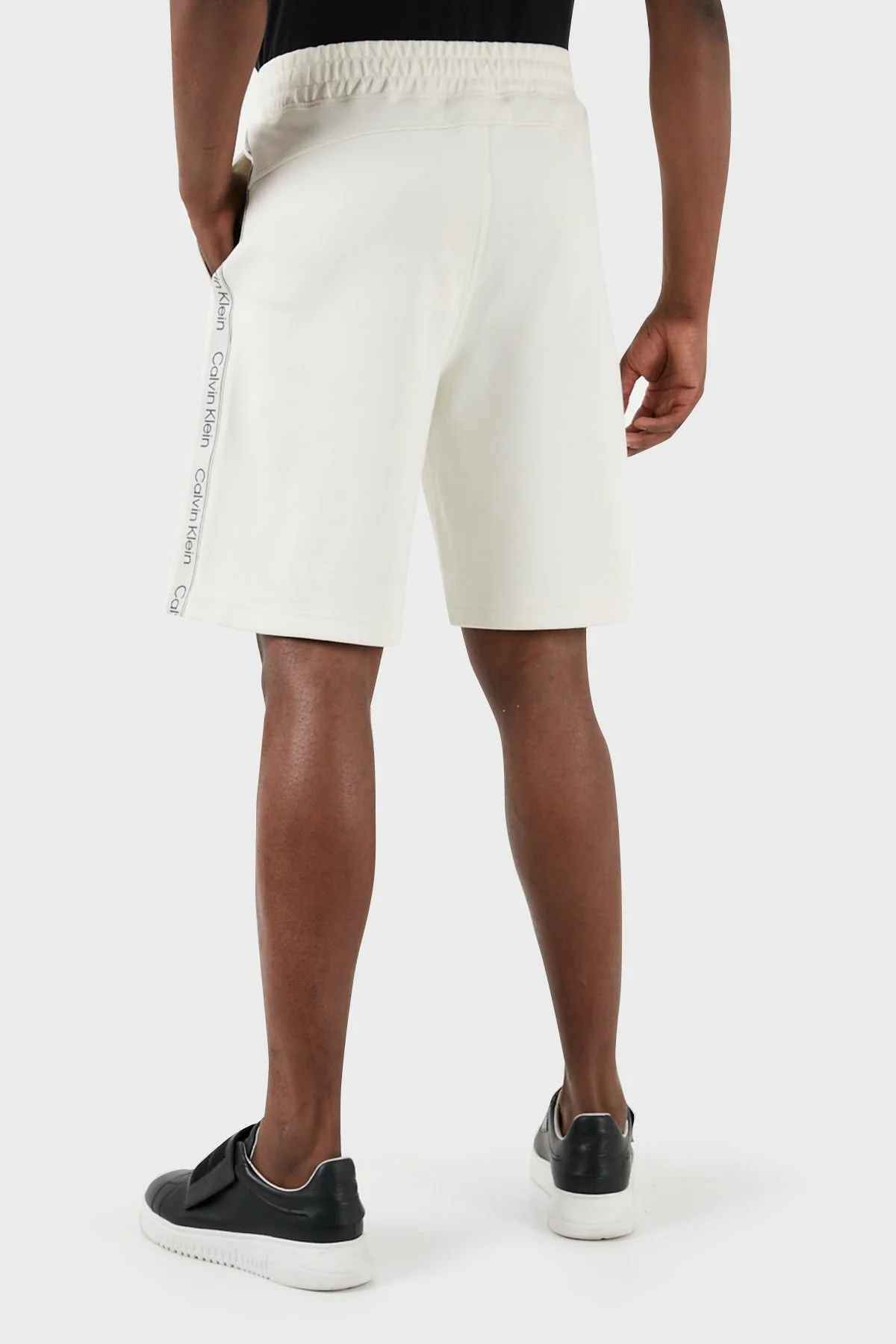 Calvin Klein Pamuklu Regular Fit Cepli K10K112964CGA Erkek Short K10K112964 CGA EKRU - 3