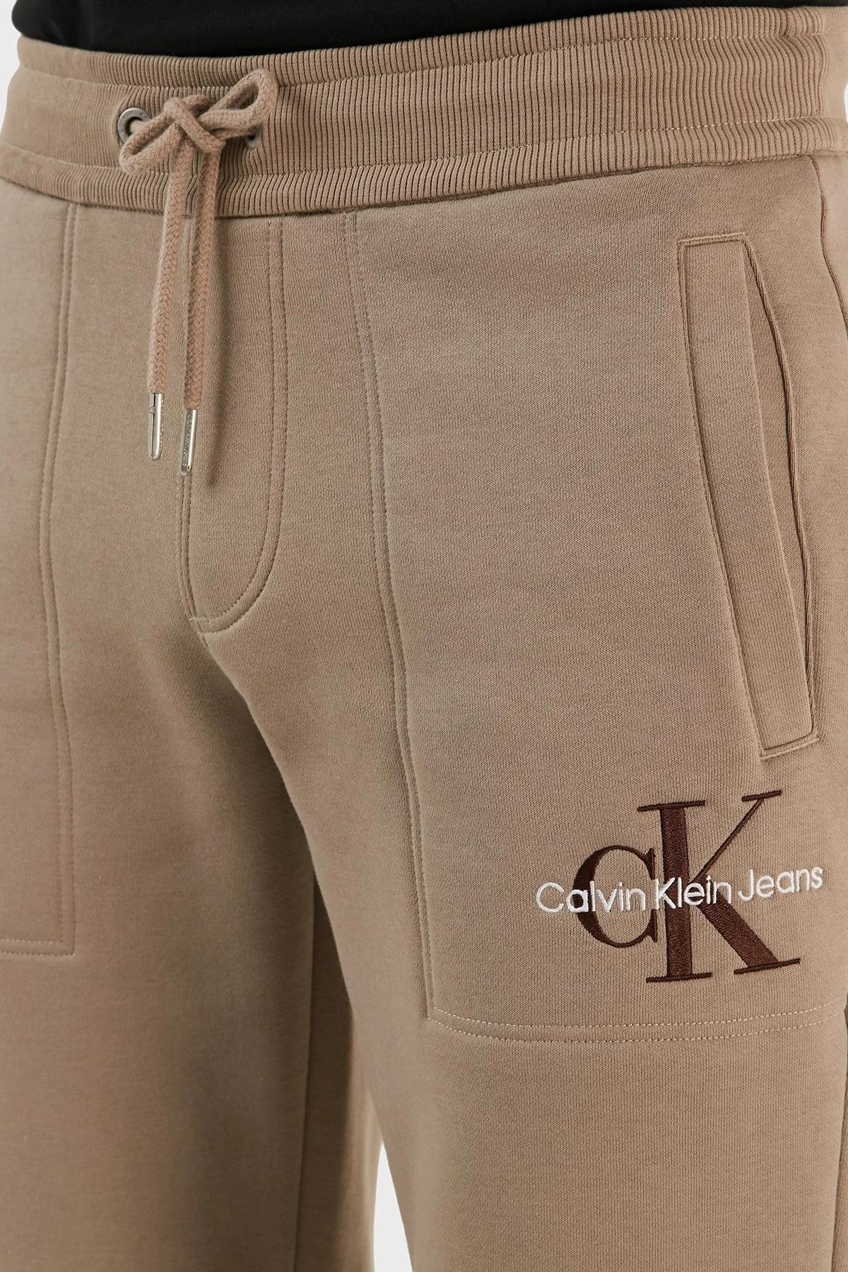 Calvin Klein Pamuklu Regular Fit Jogger Spor Erkek Pantolon J30J320899 A03 BEJ - 6