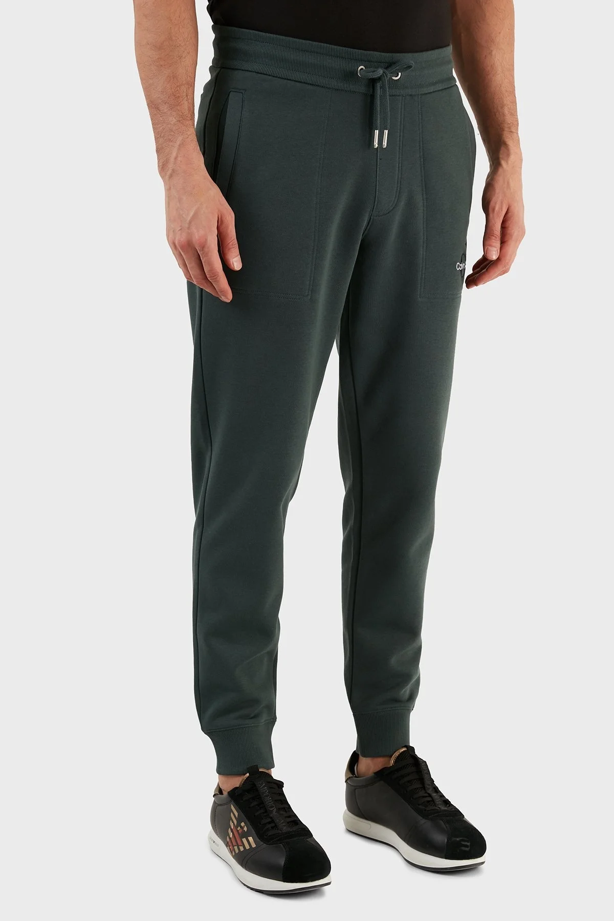 Calvin Klein Pamuklu Regular Fit Jogger Spor Erkek Pantolon J30J320899 L7E HAKİ - 4