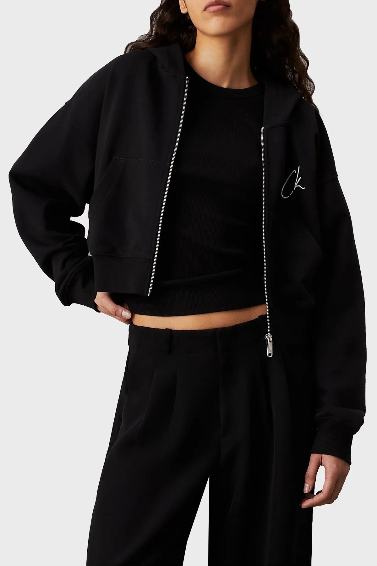 Calvin Klein Pamuklu Regular Fit Kapüşonlu Fermuarlı Kısa J20J224440BEH Bayan Sweat J20J224440 BEH SİYAH - 1