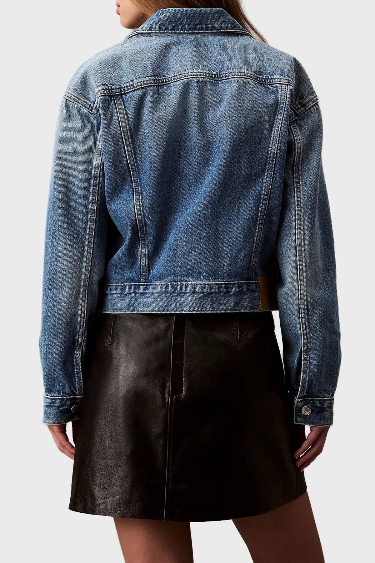 Calvin Klein Pamuklu Regular Fit Kısa LV047B075GUQY Bayan Kot Ceket LV047B075G UQY MAVİ - 5