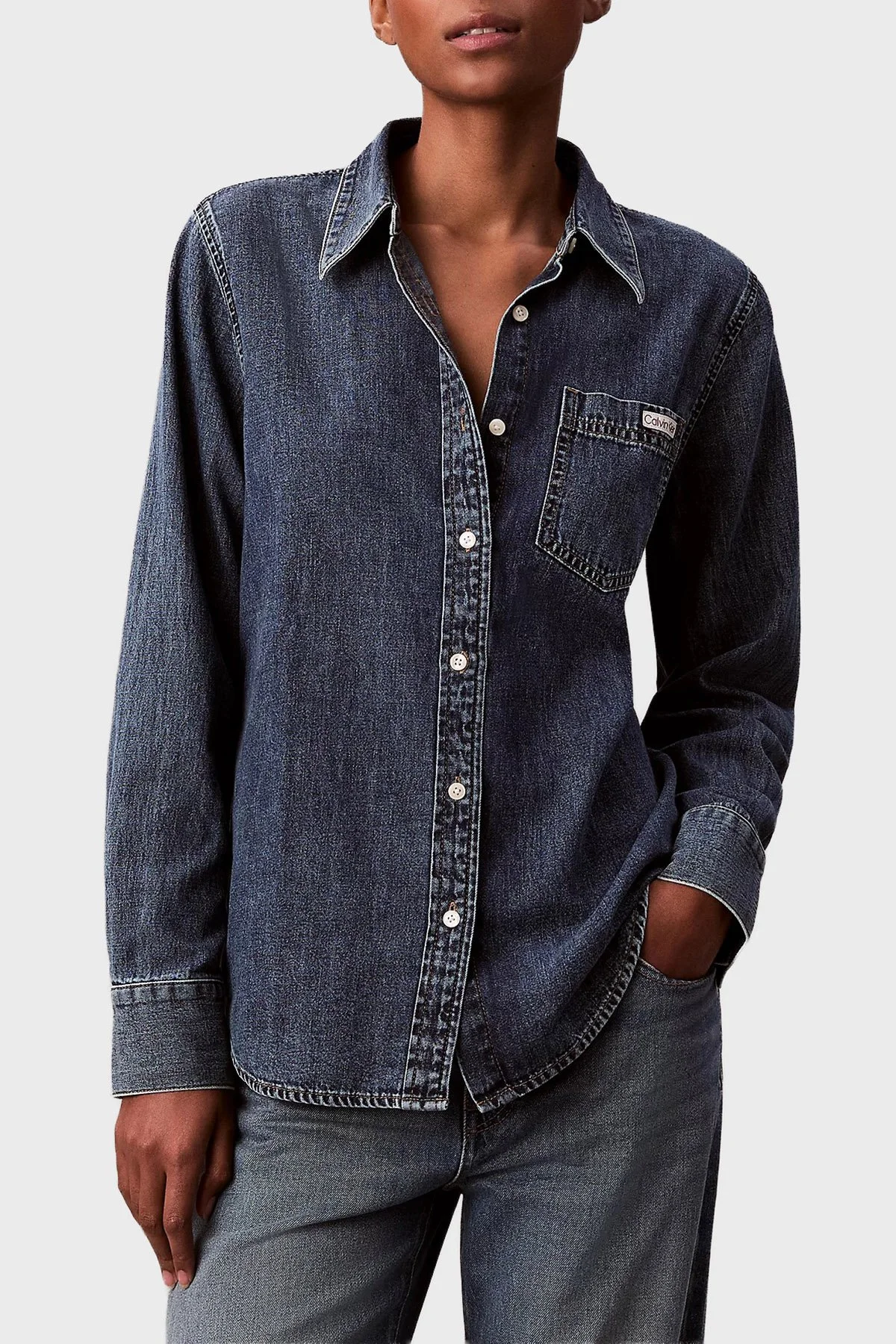 Calvin Klein Pamuklu Regular Fit Klasik Yaka LV047E742G3UA Bayan Kot Gömlek LV047E742G 3UA LACİVERT - 1