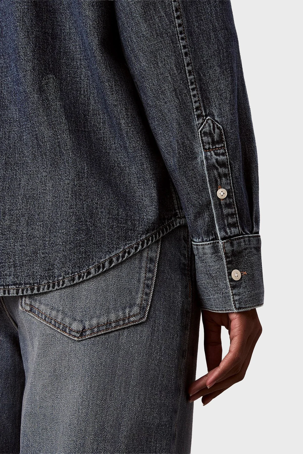 Calvin Klein Pamuklu Regular Fit Klasik Yaka LV047E742G3UA Bayan Kot Gömlek LV047E742G 3UA LACİVERT - 6