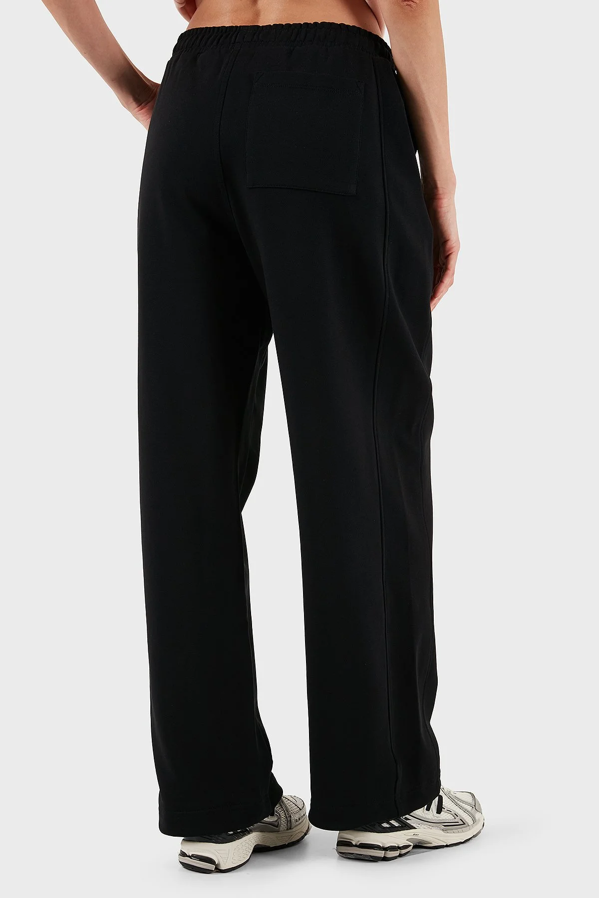 Calvin Klein Pamuklu Regular Fit Lastikli Bel Düz Paça LV047C249GUB1 Bayan Pantolon LV047C249G UB1 SİYAH - 2