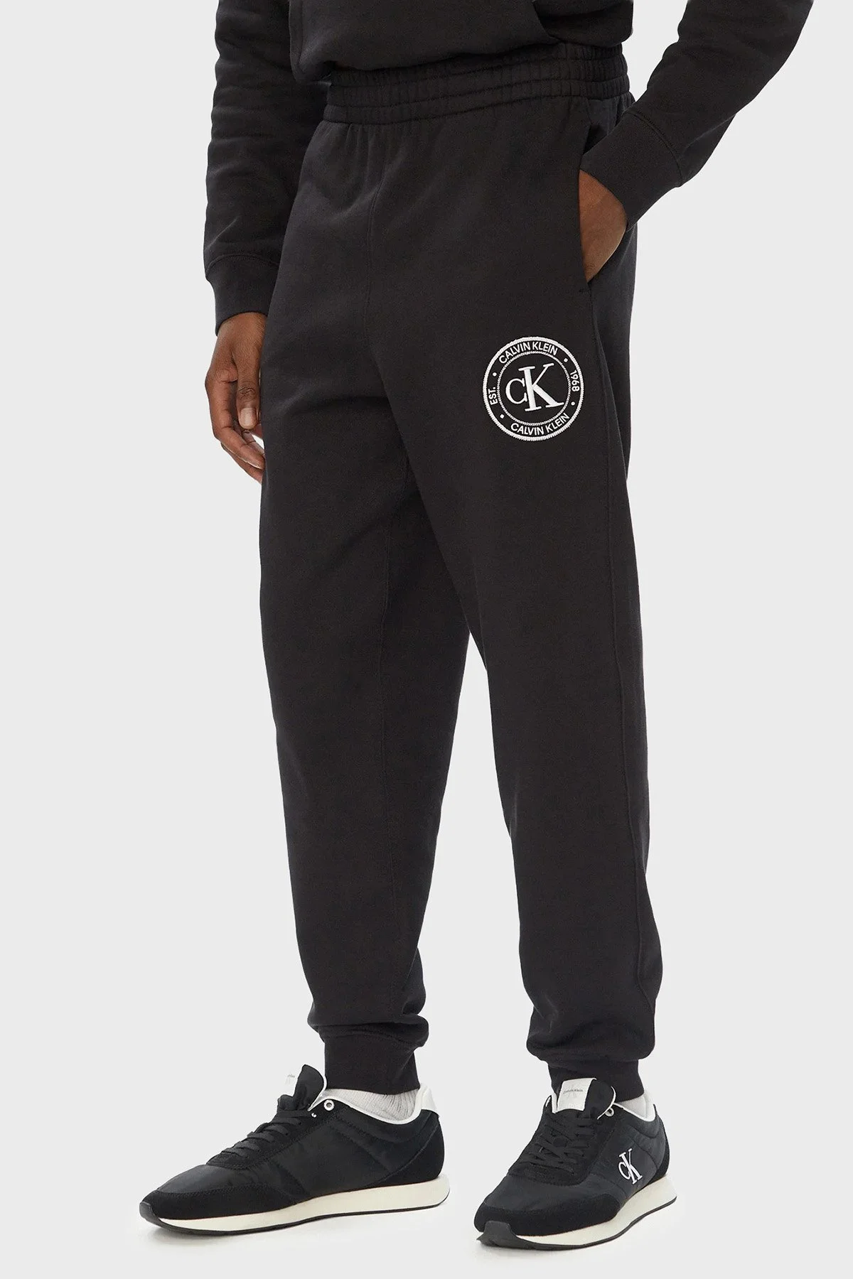 Calvin Klein Pamuklu Regular Fit Lastikli Paça LV04RH240GUB1 Erkek Pantolon LV04RH240G UB1 Siyah - 1