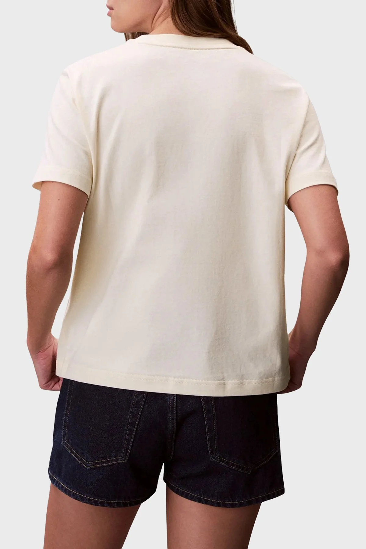 Calvin Klein Pamuklu Regular Fit Logolu Bisiklet Yaka LV047F829GF7J Bayan T Shirt LV047F829G F7J BEYAZ - 3