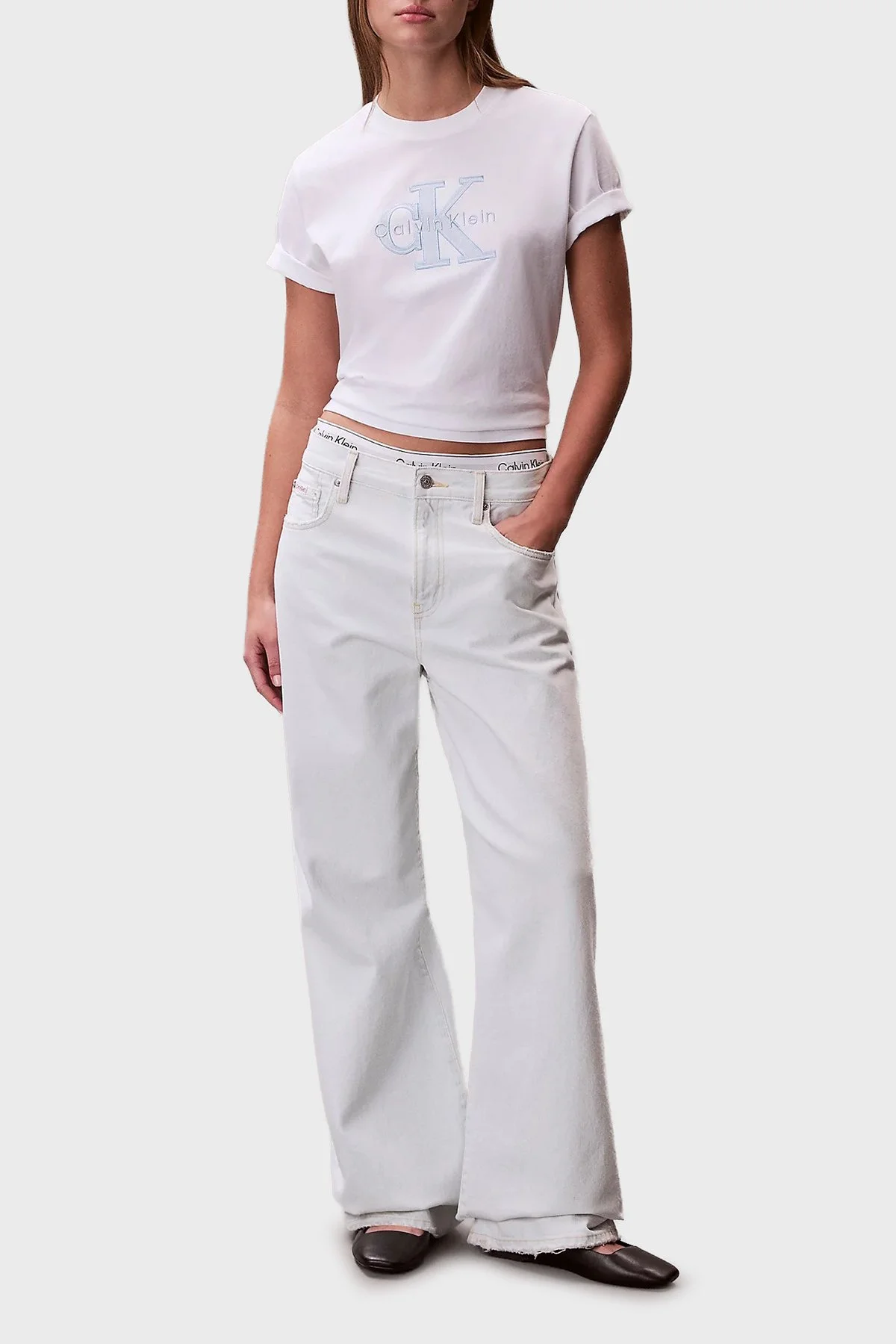 Calvin Klein Pamuklu Regular Fit Logolu Bisiklet Yaka LV047F829GYAF Bayan T Shirt LV047F829G YAF BEYAZ - 2