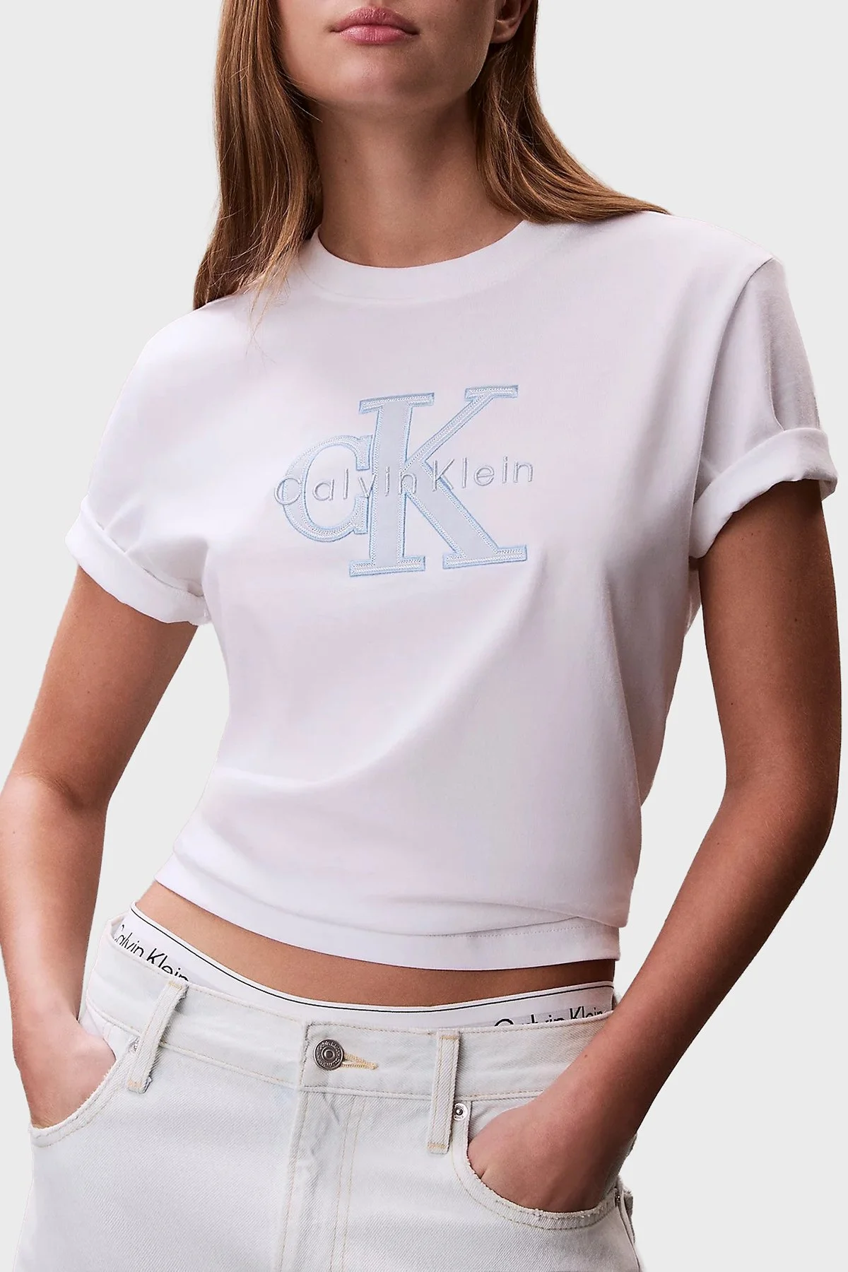 Calvin Klein Pamuklu Regular Fit Logolu Bisiklet Yaka LV047F829GYAF Bayan T Shirt LV047F829G YAF BEYAZ - 4
