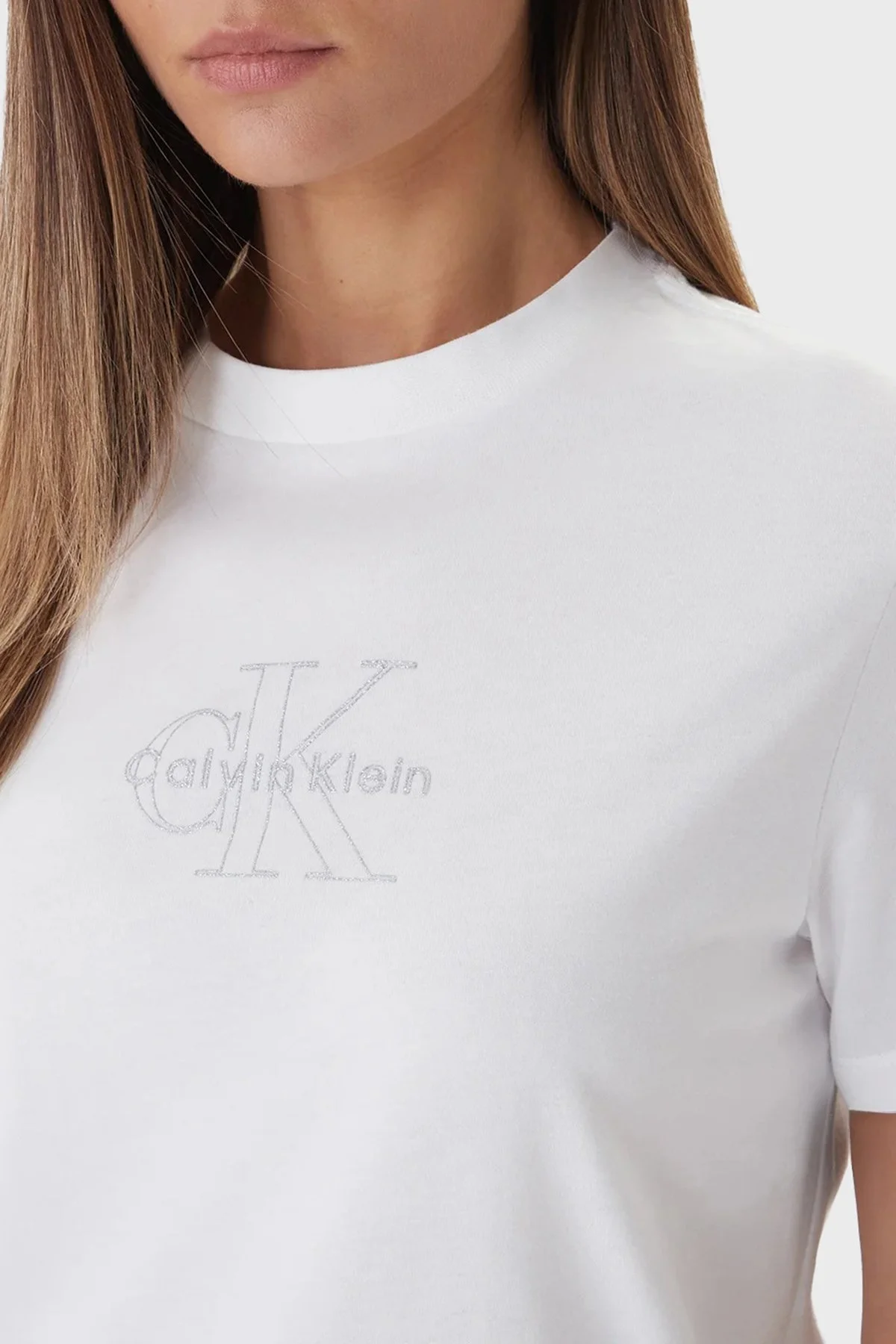 Calvin Klein Pamuklu Regular Fit Logolu Bisiklet Yaka LV047F831GYAF Bayan T Shirt LV047F831G YAF BEYAZ - 4