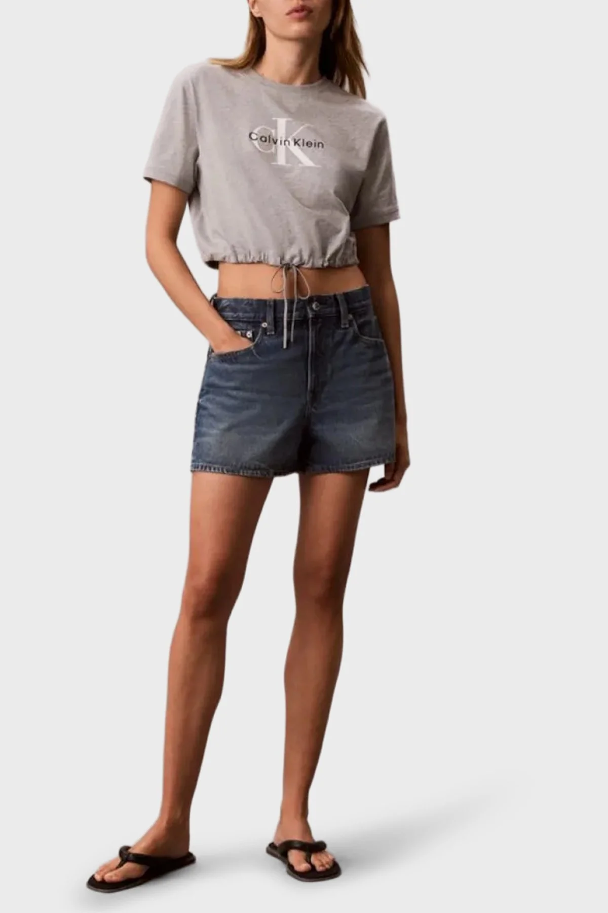 Calvin Klein Pamuklu Regular Fit Logolu Bisiklet Yaka LV047G288GP79 Kadın T Shirt LV047G288G P79 GRİ - 2