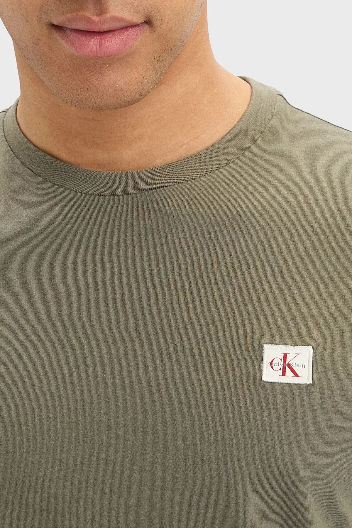 Calvin Klein Pamuklu Regular Fit Logolu Bisiklet Yaka LV04RC272GLDY Erkek T Shirt LV04RC272G LDY HAKİ - 4