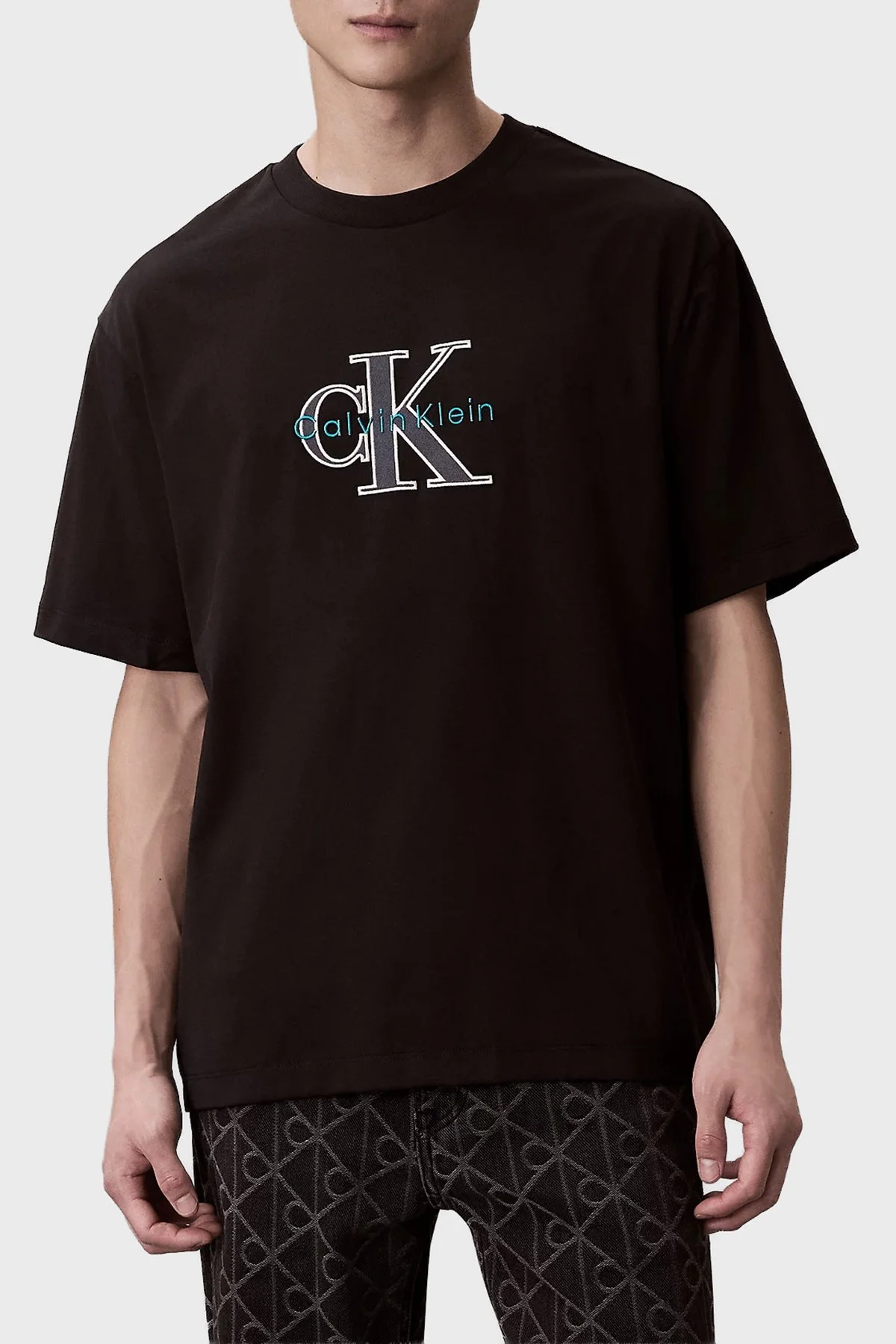 Calvin Klein Pamuklu Regular Fit Logolu Bisiklet Yaka LV04RE815GUB1 Erkek T Shirt LV04RE815G UB1 SİYAH - 1