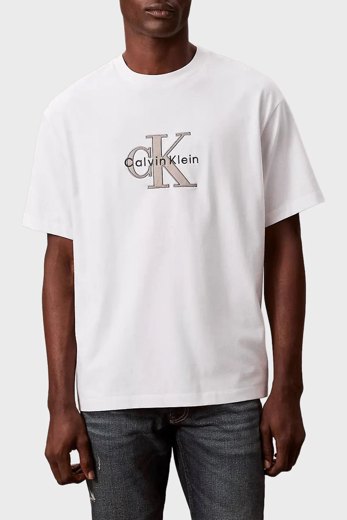 Calvin Klein Pamuklu Regular Fit Logolu Bisiklet Yaka LV04RE815GYAF Erkek T Shirt LV04RE815G YAF BEYAZ - 1