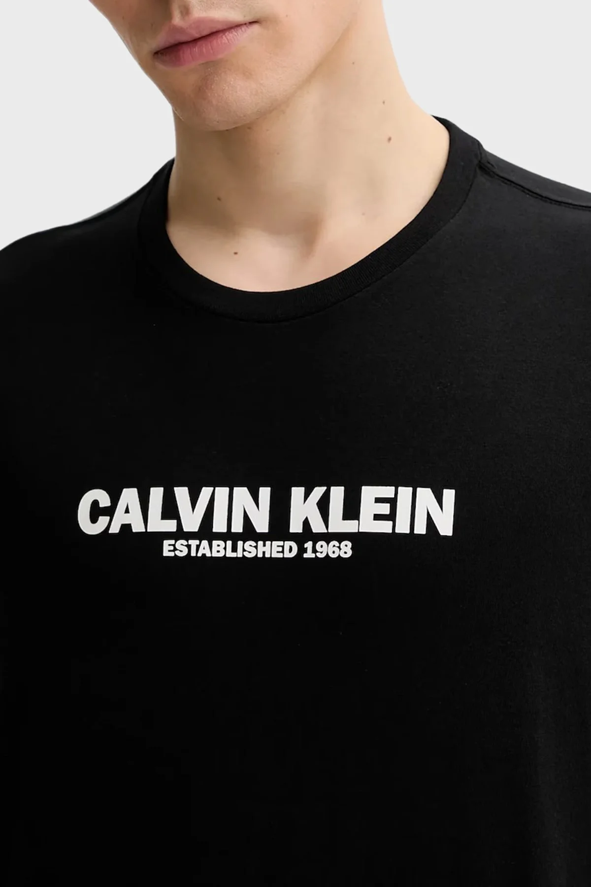 Calvin Klein Pamuklu Regular Fit Logolu Bisiklet Yaka LV04RE820GUB1 Erkek T Shirt LV04RE820G UB1 SİYAH - 4