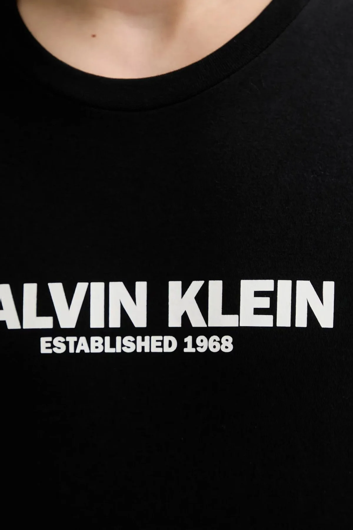 Calvin Klein Pamuklu Regular Fit Logolu Bisiklet Yaka LV04RE820GUB1 Erkek T Shirt LV04RE820G UB1 SİYAH - 5