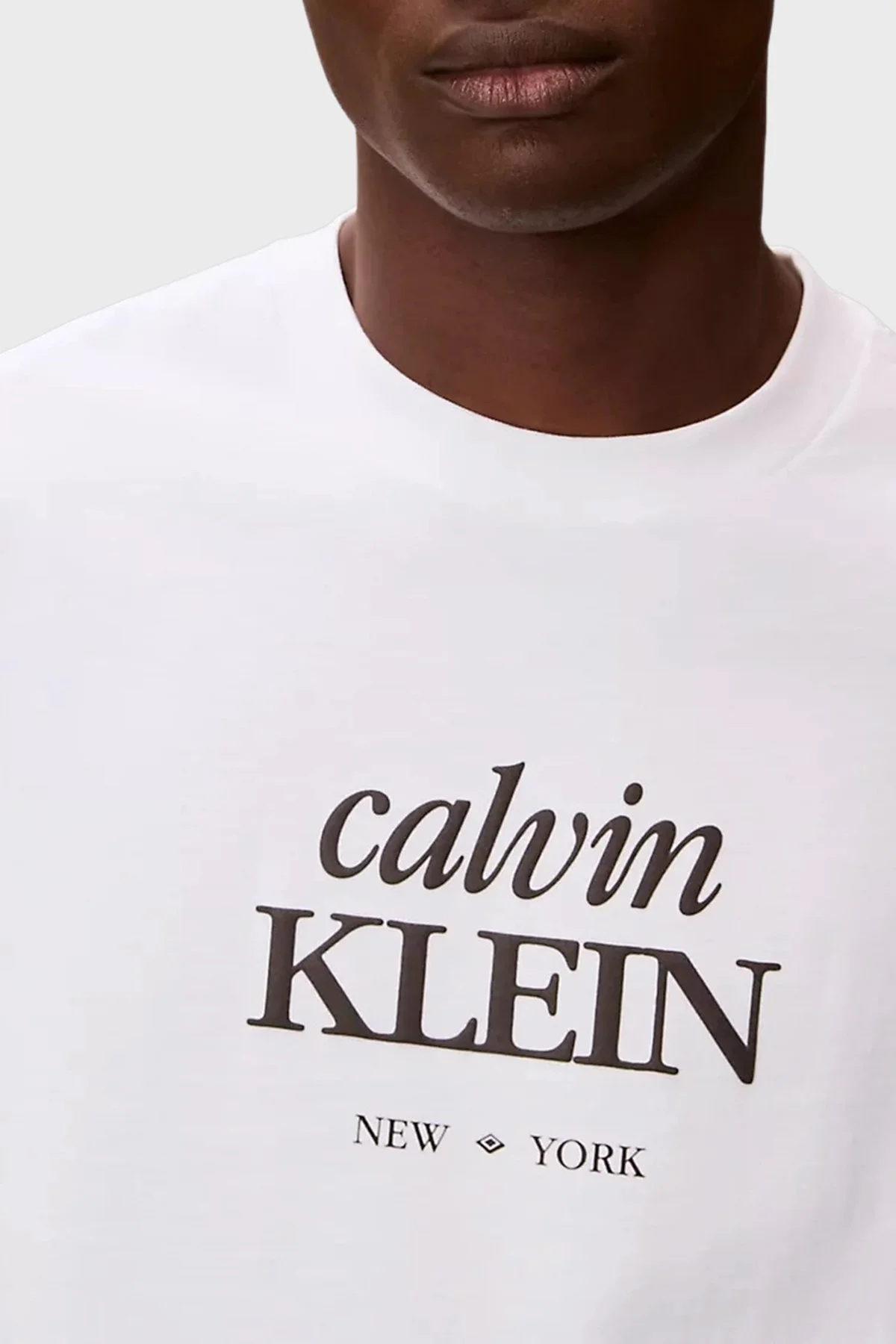 Calvin Klein Pamuklu Regular Fit Logolu Bisiklet Yaka LV04RF818GYAF Erkek T Shirt LV04RF818G YAF BEYAZ - 4